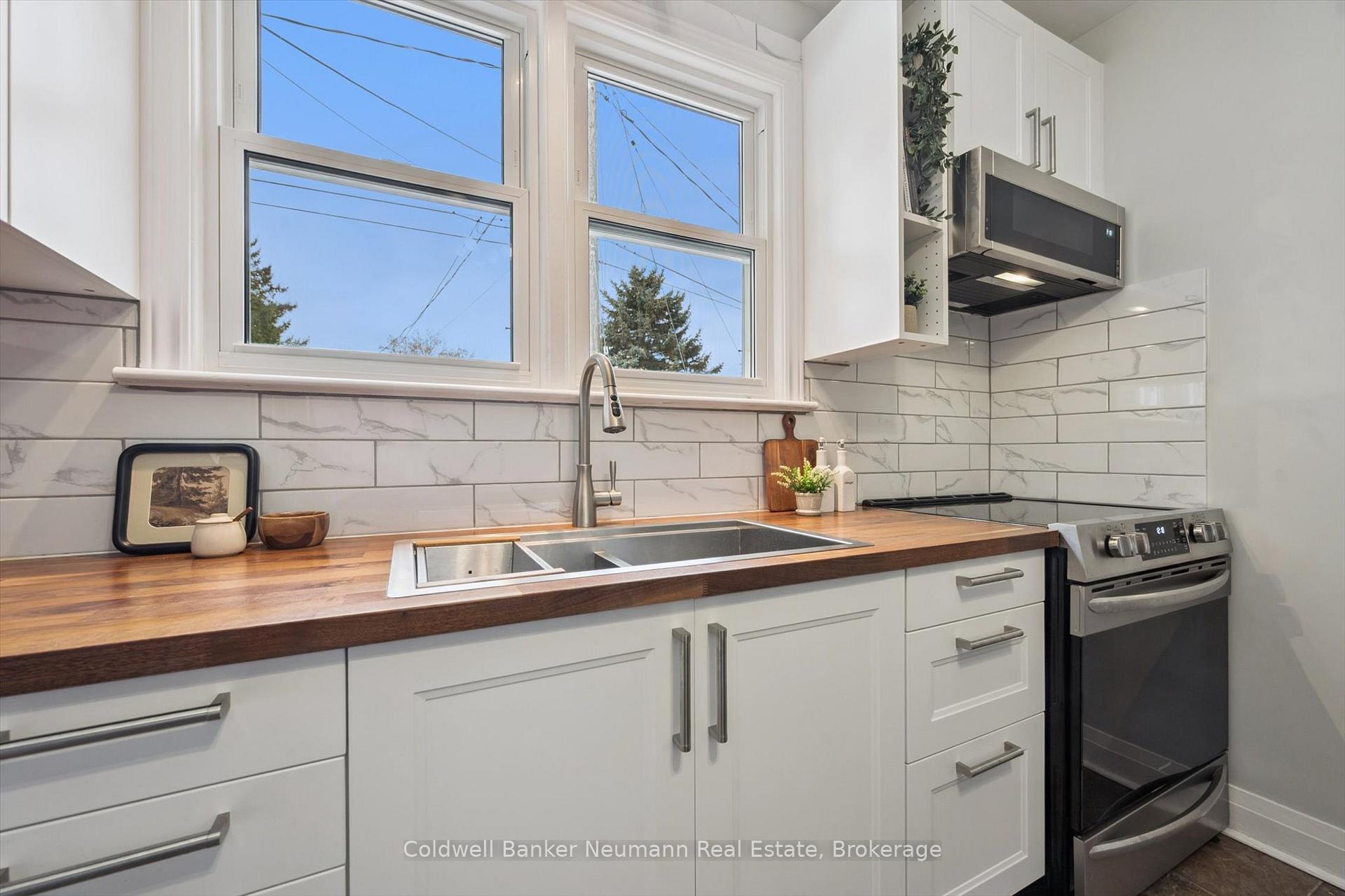 Photo 14 of 564 Paisley Road, Guelph, Junction/Onward Willow — HOMEH