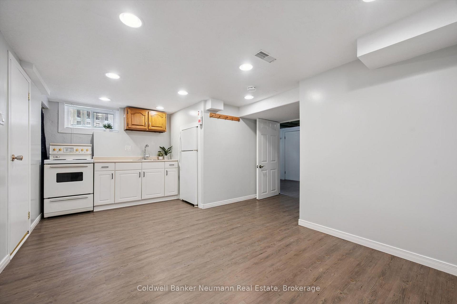 Photo 23 of 564 Paisley Road, Guelph, Junction/Onward Willow — HOMEH