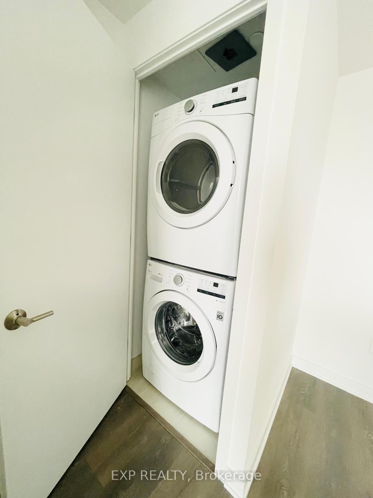 Photo 6 of Unit 1709, 130 River St Street, Toronto, Regent Park — HOMEH
