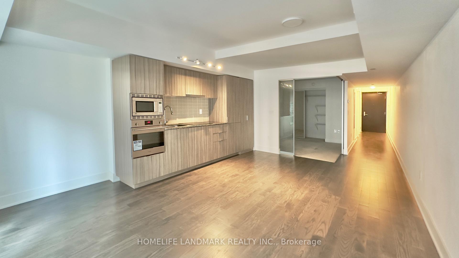 Front of Unit 621, 955 Bay Street