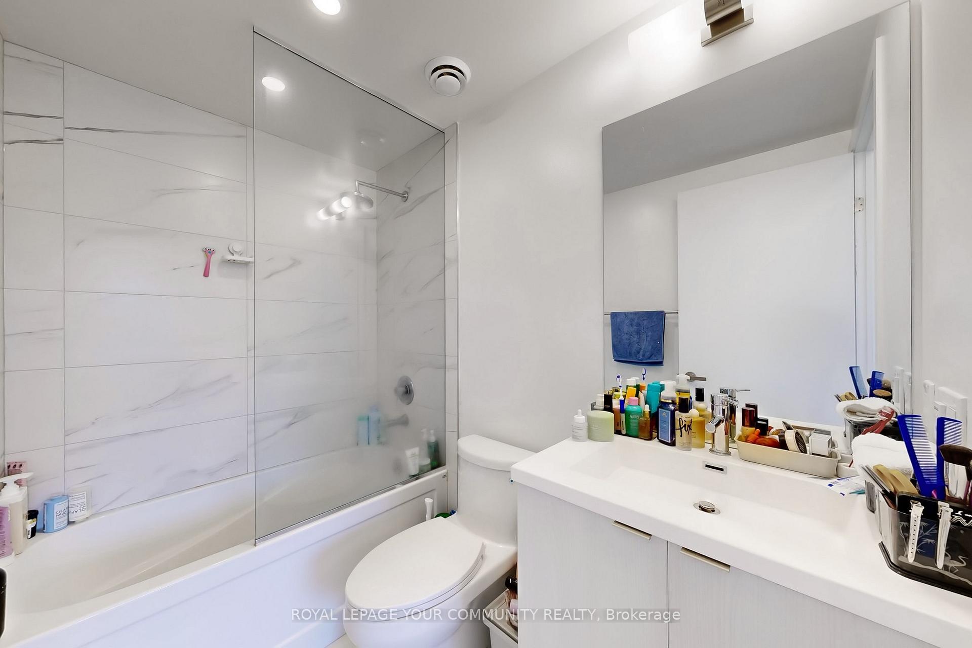 Photo 18 of Unit 5205, 138 Downes Street, Toronto, Waterfront Communities — HOMEH