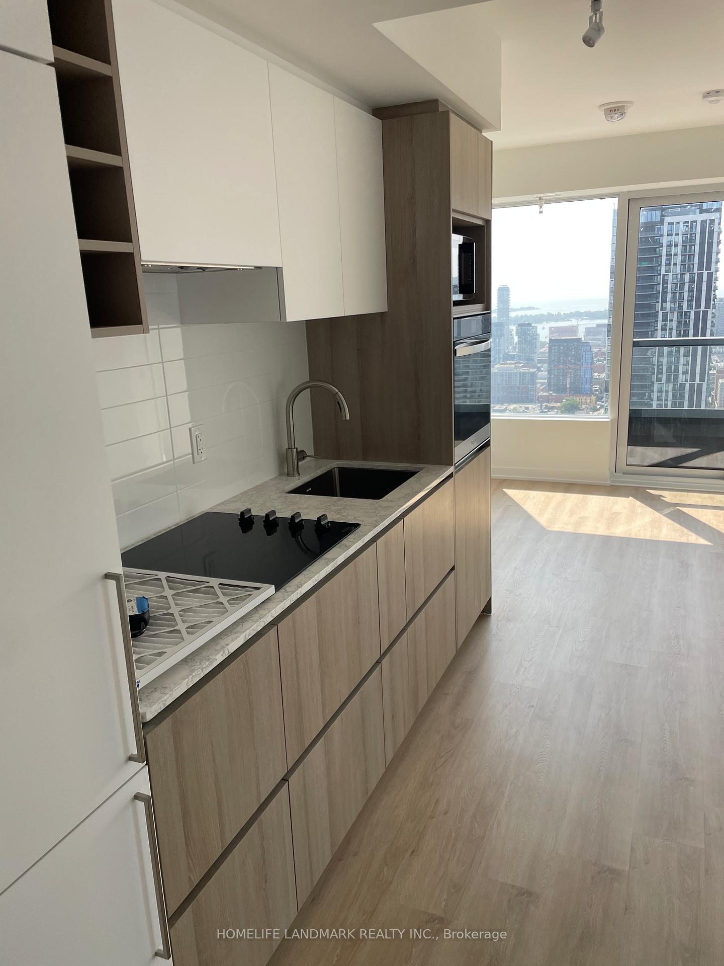 Photo 5 of Unit 4702, 319 Javis Street, Toronto, Church-Yonge Corridor — HOMEH