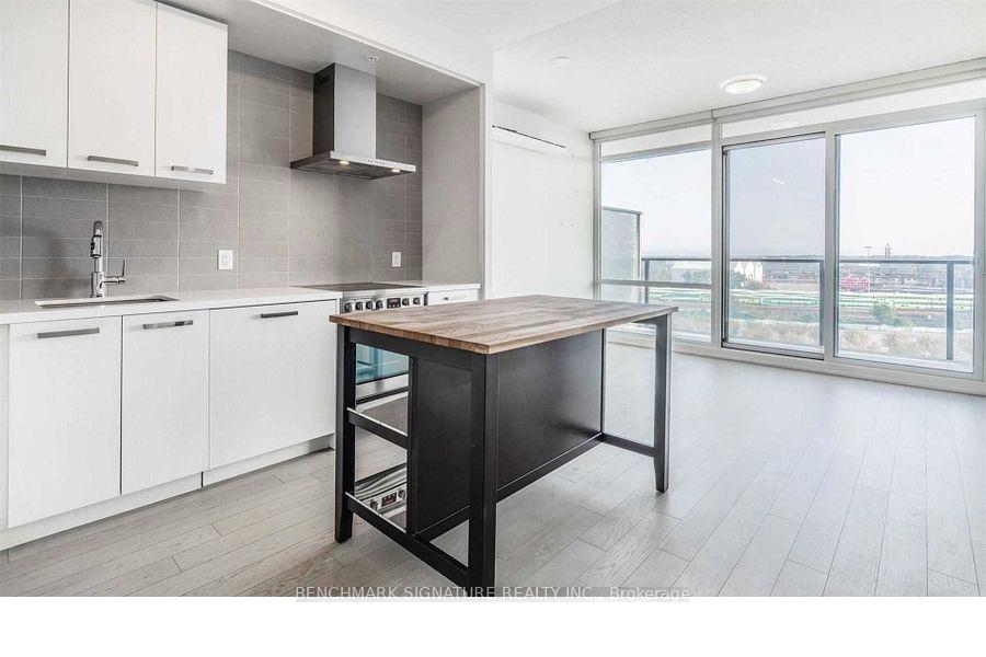 Photo 3 of Unit S907, 120 Bayview Avenue, Toronto, Waterfront Communities — HOMEH