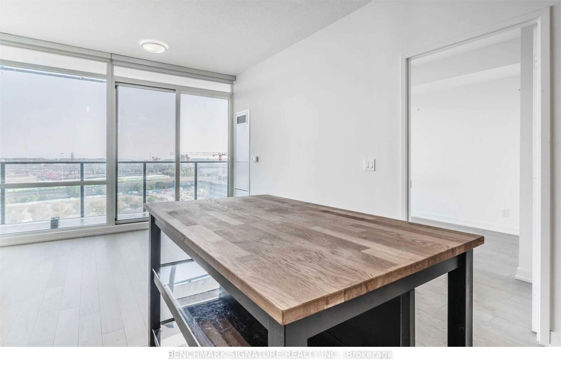 Photo 4 of Unit S907, 120 Bayview Avenue, Toronto, Waterfront Communities — HOMEH