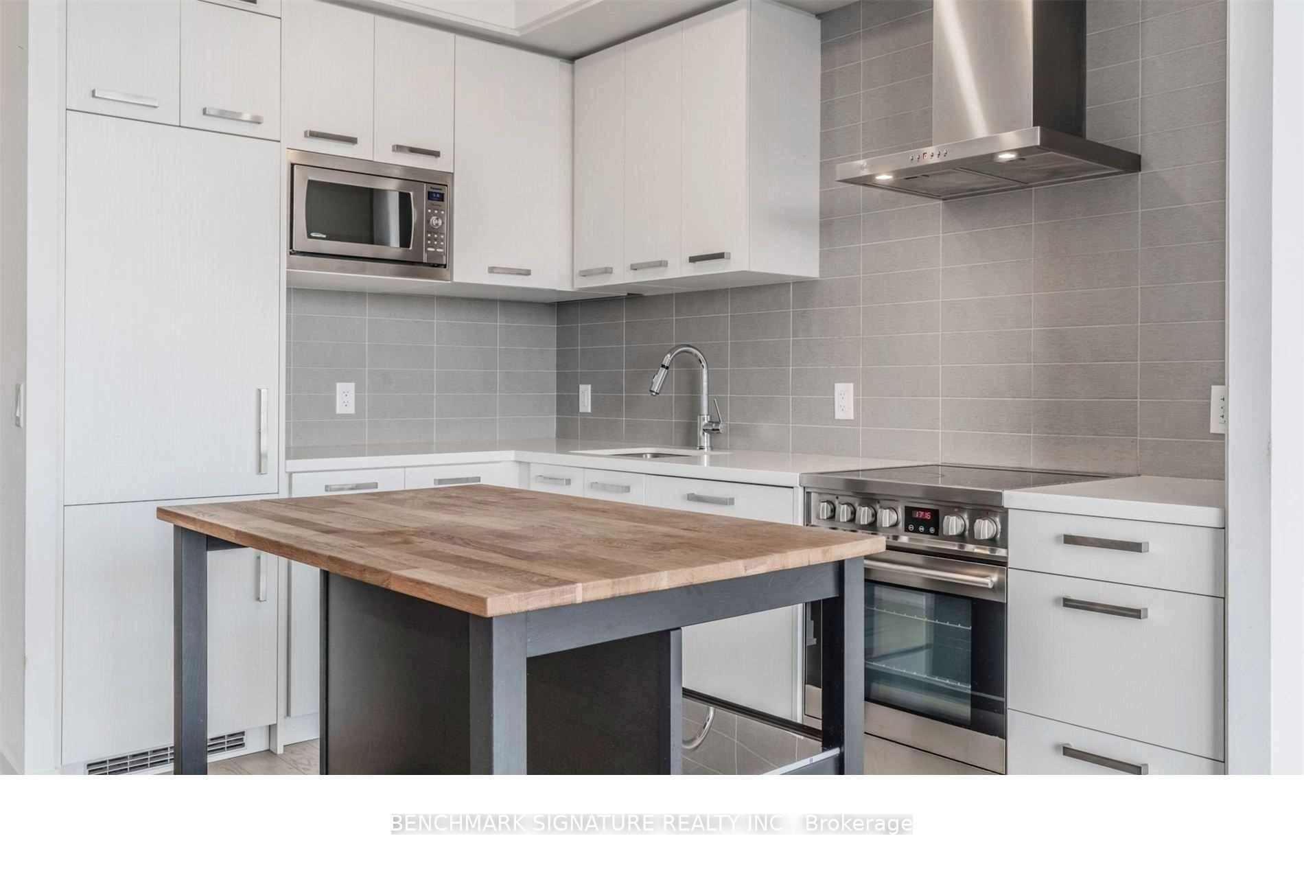 Photo 5 of Unit S907, 120 Bayview Avenue, Toronto, Waterfront Communities — HOMEH