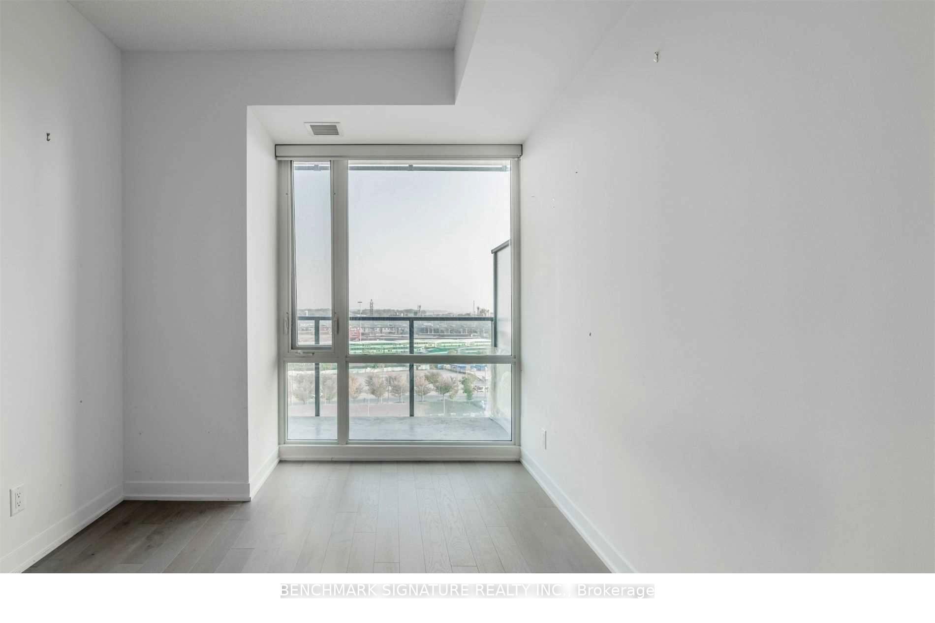 Photo 9 of Unit S907, 120 Bayview Avenue, Toronto, Waterfront Communities — HOMEH