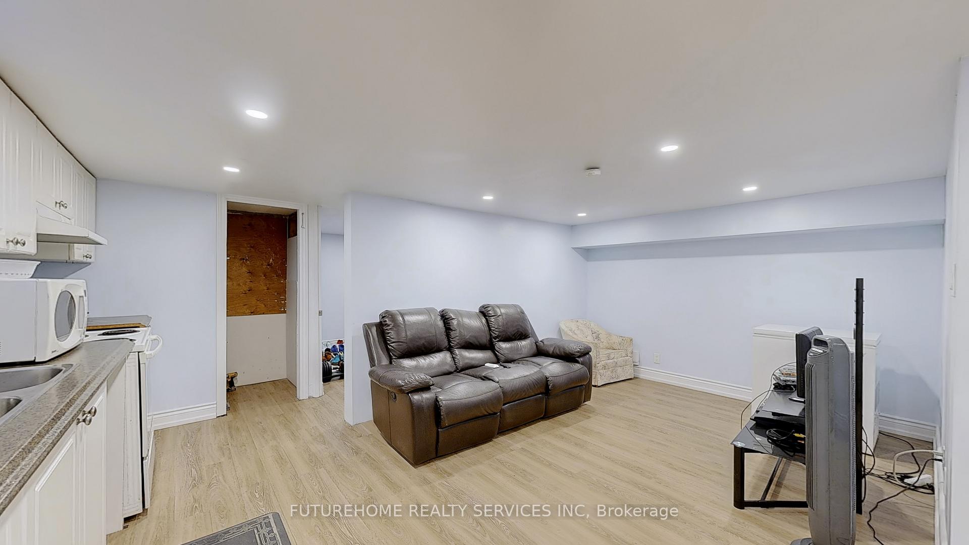 Photo 14 of 398 Dwight Avenue, Oshawa, Lakeview — HOMEH