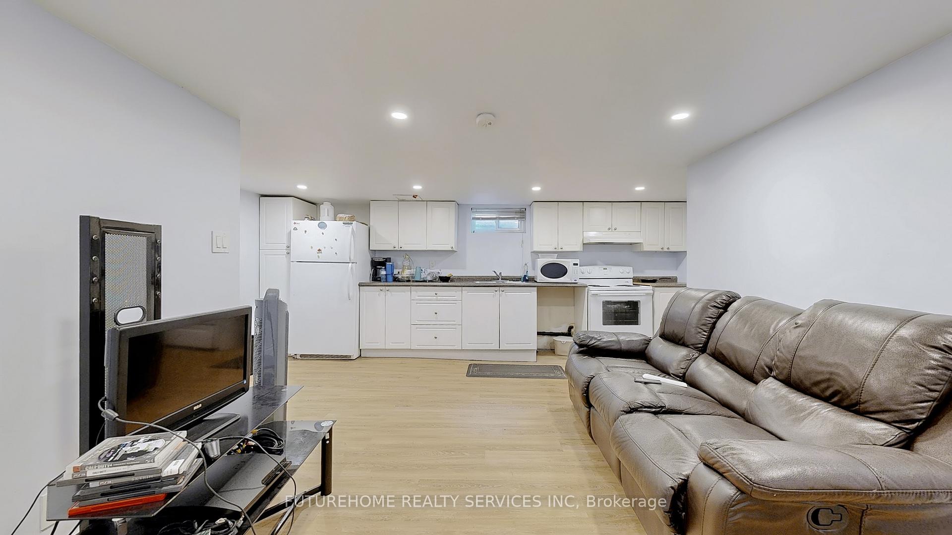 Photo 17 of 398 Dwight Avenue, Oshawa, Lakeview — HOMEH