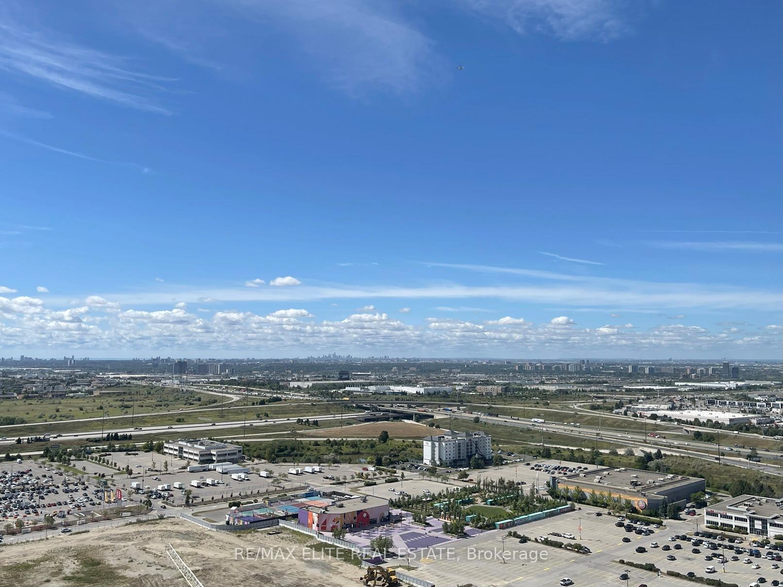 Photo 1 of Unit 3102, 28 Interchange Way, Vaughan, Vaughan Corporate Centre — HOMEH
