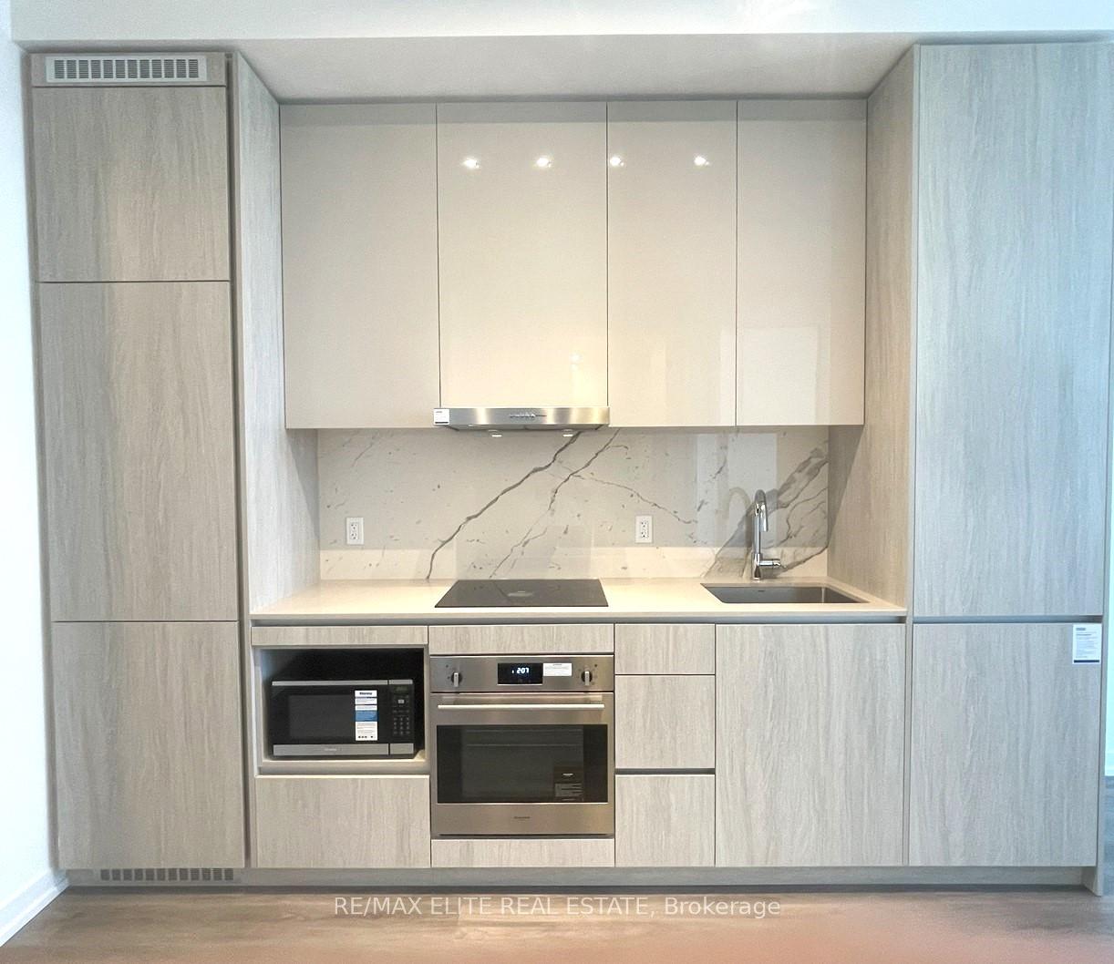 Photo 2 of Unit 3102, 28 Interchange Way, Vaughan, Vaughan Corporate Centre — HOMEH