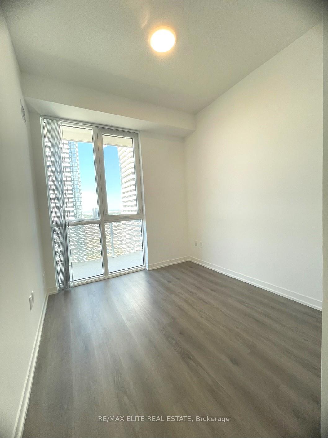 Photo 6 of Unit 3102, 28 Interchange Way, Vaughan, Vaughan Corporate Centre — HOMEH