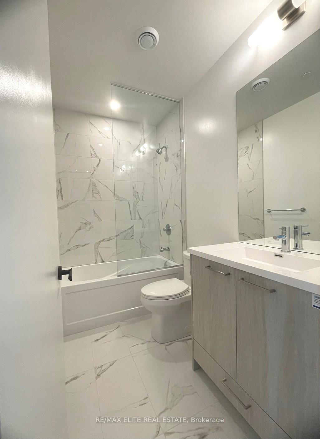 Photo 8 of Unit 3102, 28 Interchange Way, Vaughan, Vaughan Corporate Centre — HOMEH
