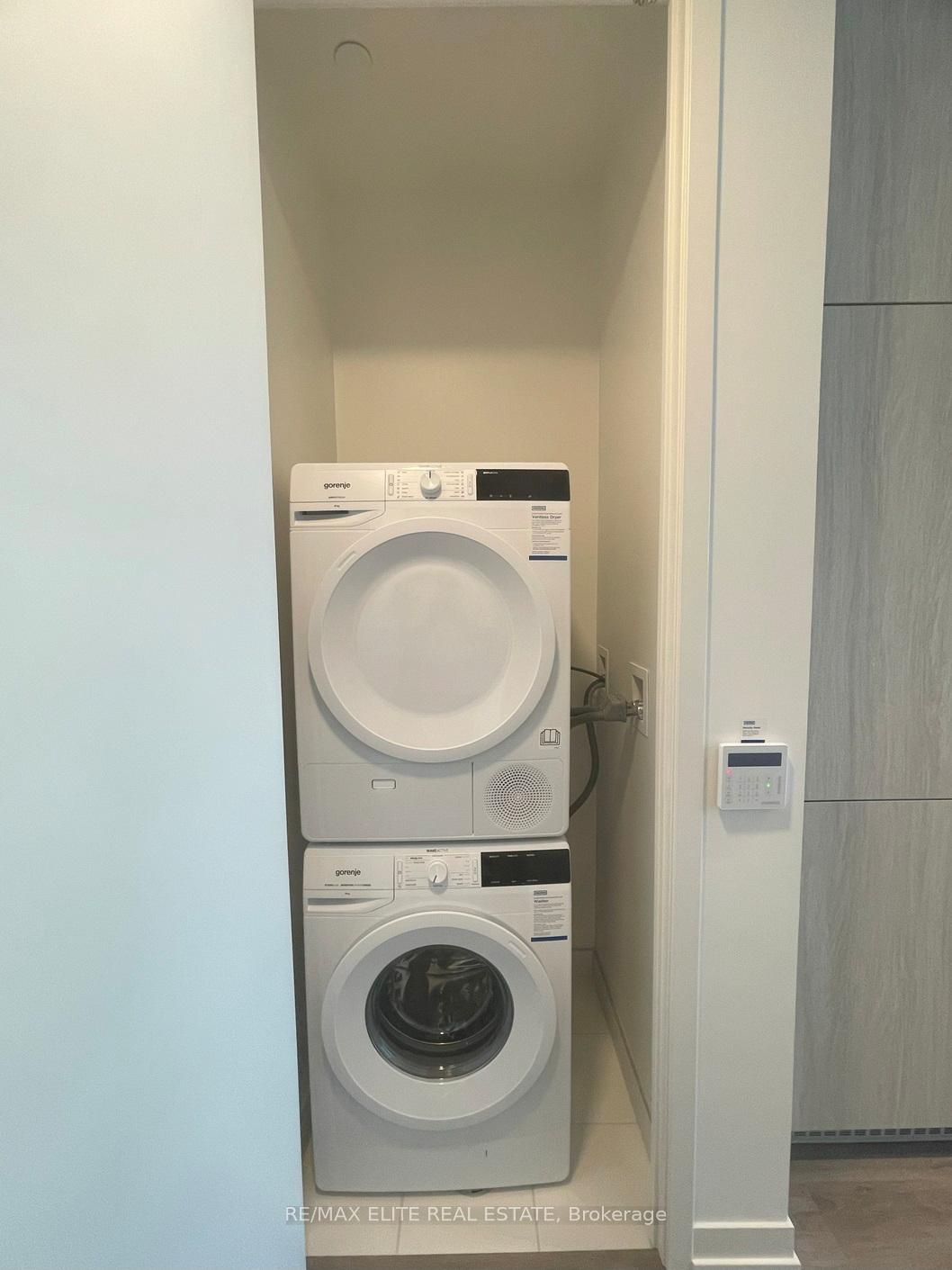 Photo 9 of Unit 3102, 28 Interchange Way, Vaughan, Vaughan Corporate Centre — HOMEH