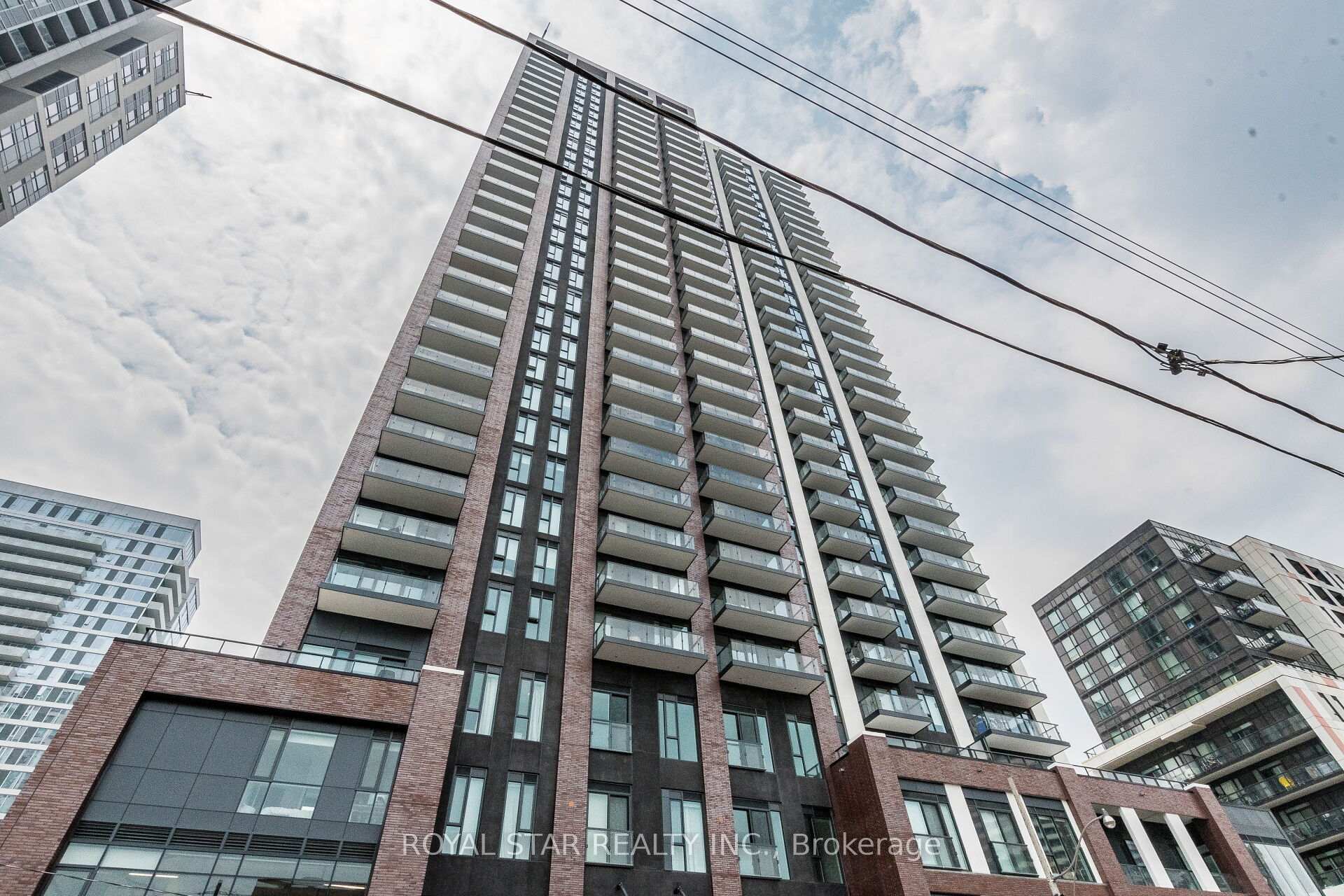 Front of Unit 2110, 130 River Street