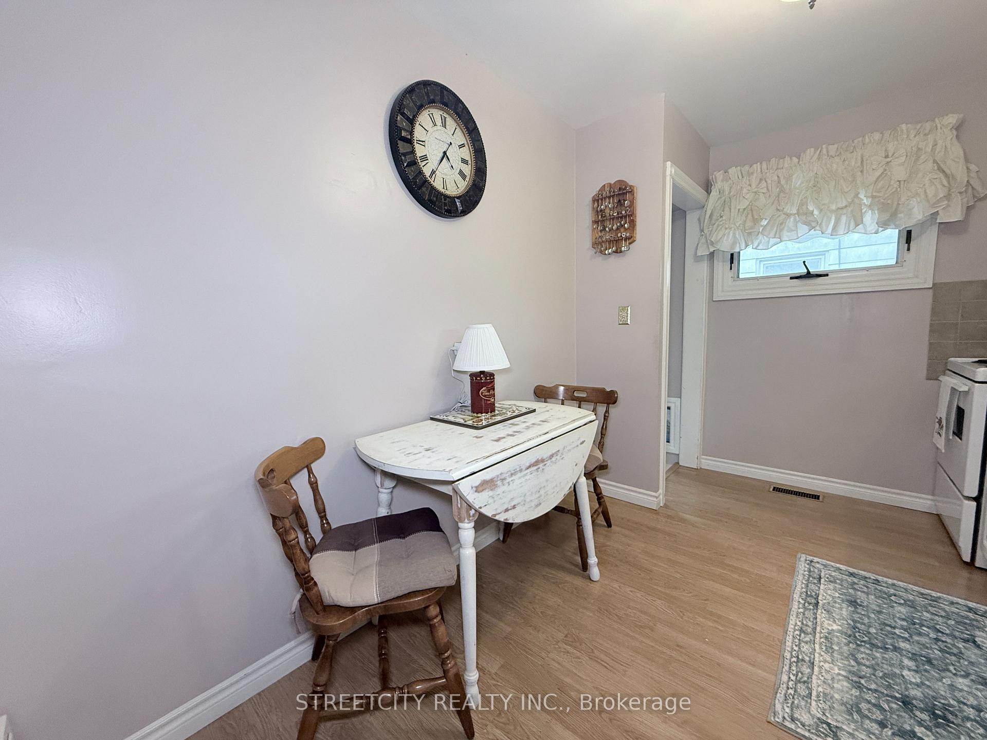 Photo 5 of 362 Mack Avenue, Sarnia — HOMEH
