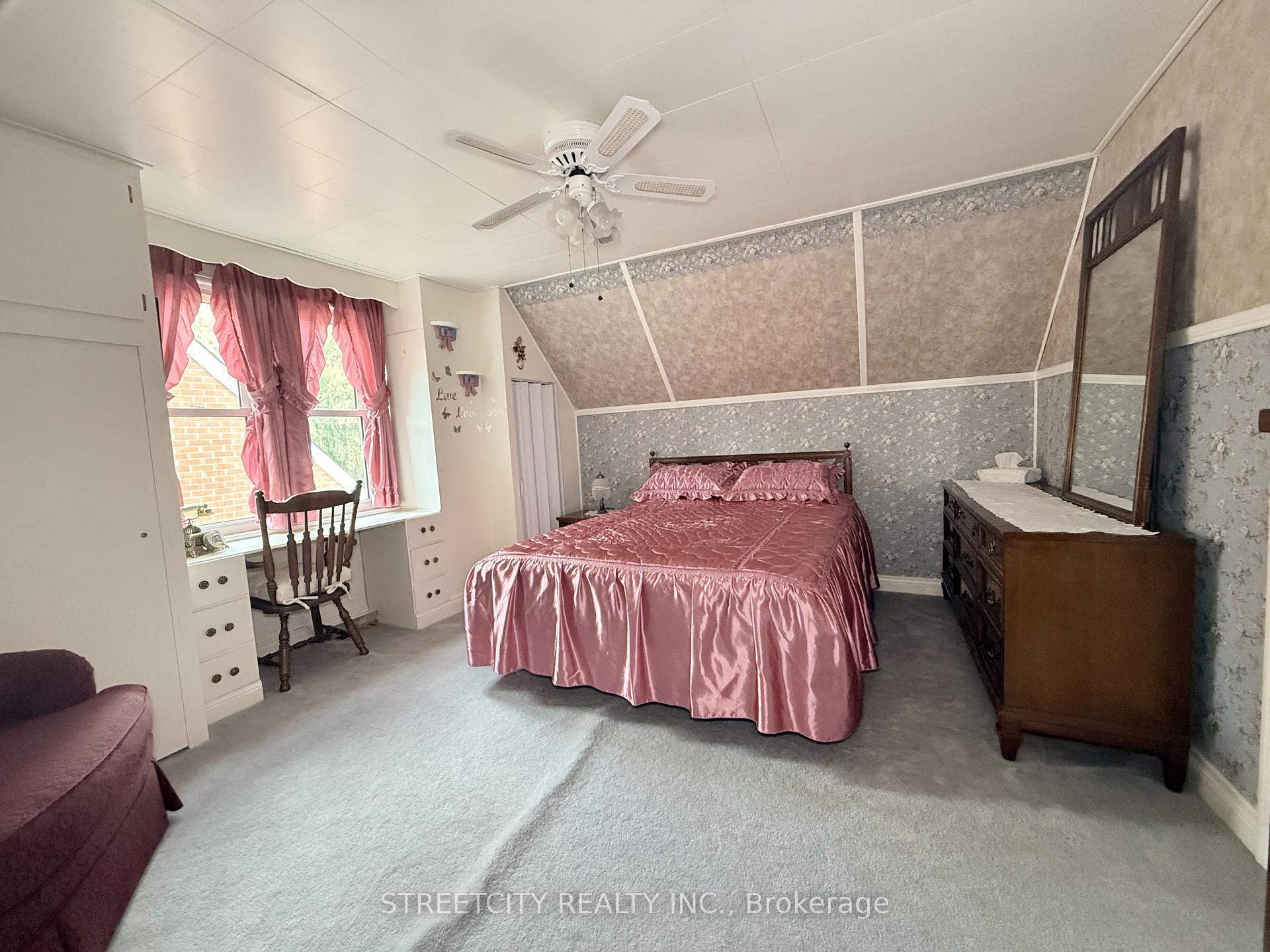 Photo 8 of 362 Mack Avenue, Sarnia — HOMEH