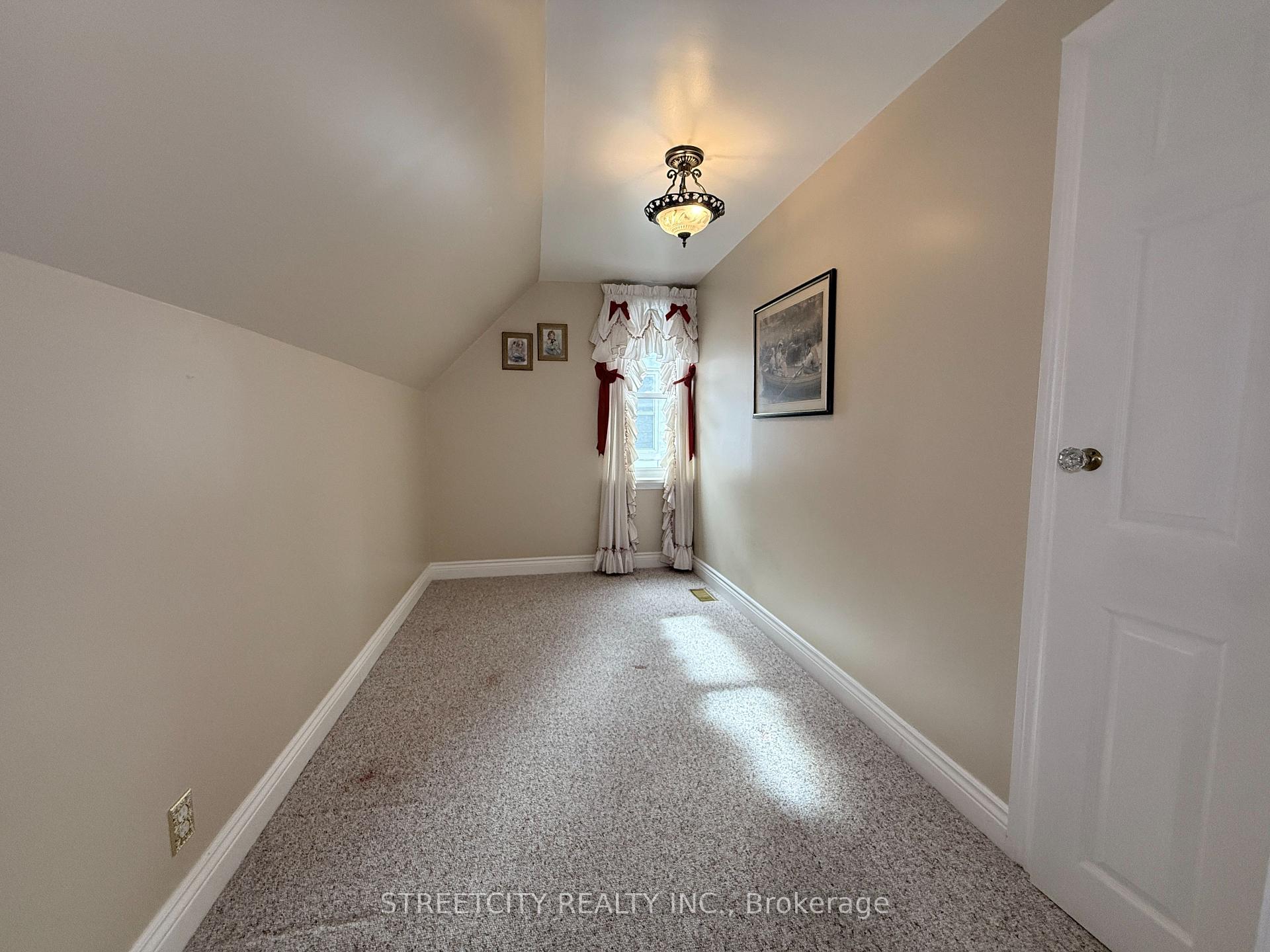 Photo 9 of 362 Mack Avenue, Sarnia — HOMEH