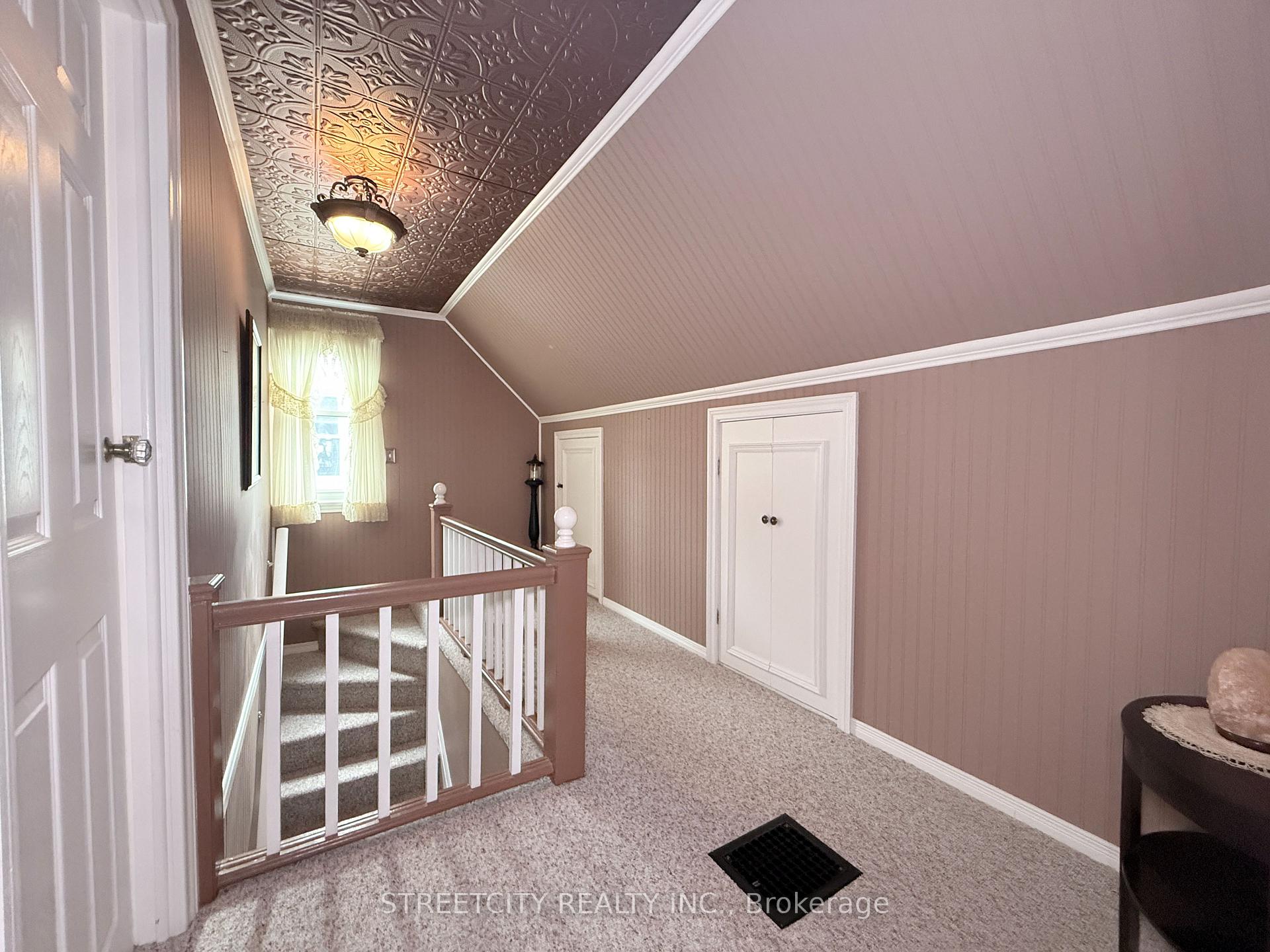 Photo 10 of 362 Mack Avenue, Sarnia — HOMEH
