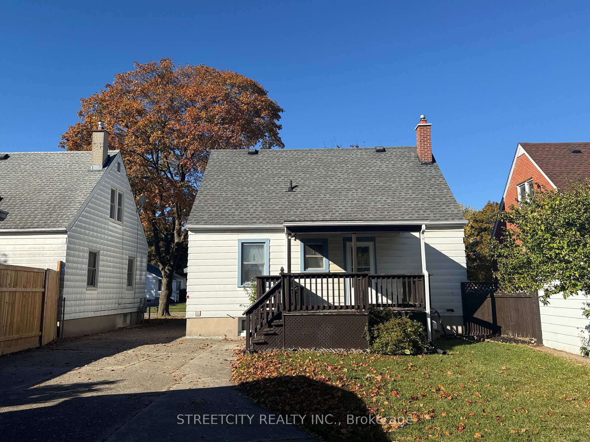 Photo 16 of 362 Mack Avenue, Sarnia — HOMEH