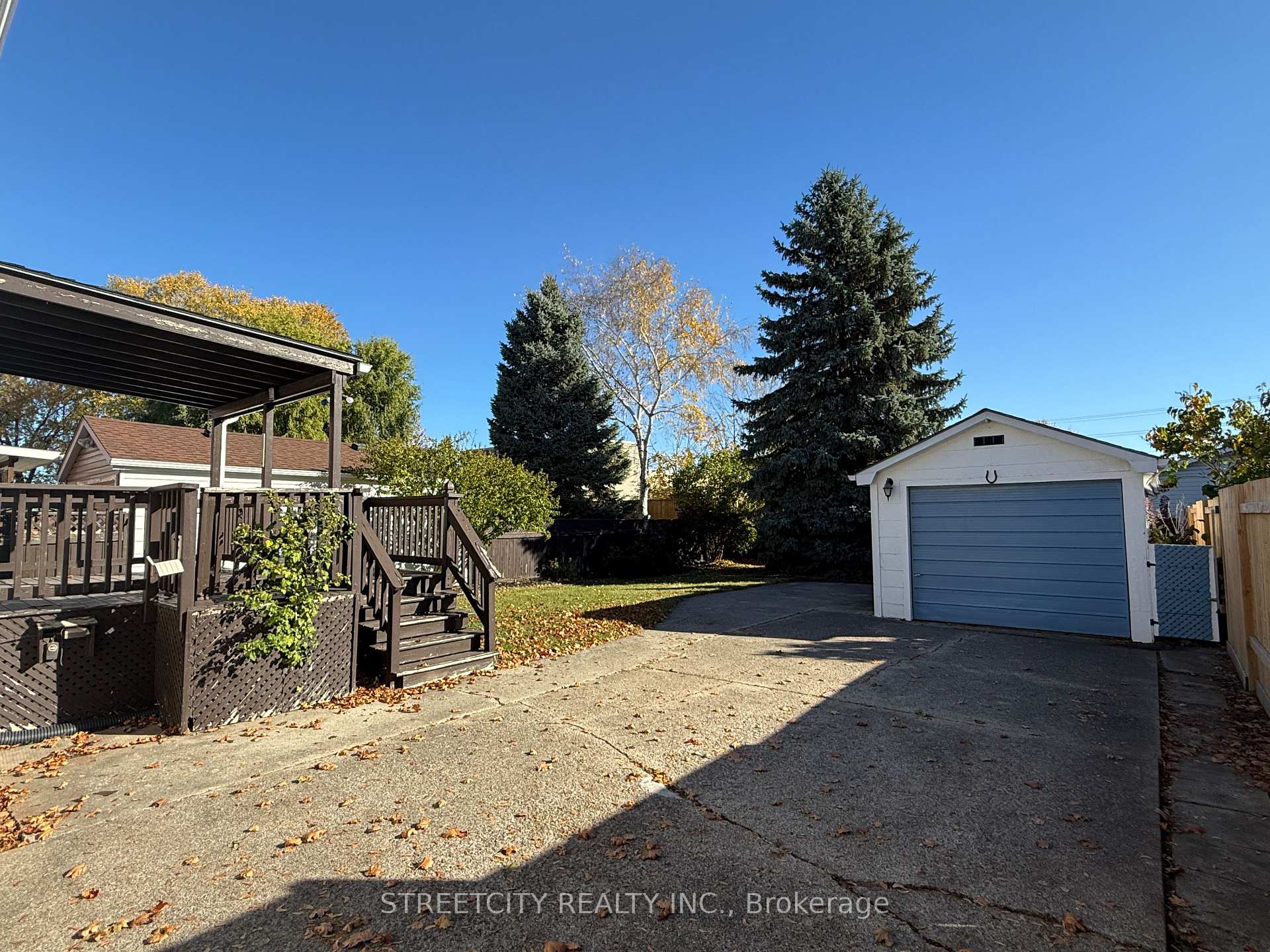 Photo 17 of 362 Mack Avenue, Sarnia — HOMEH