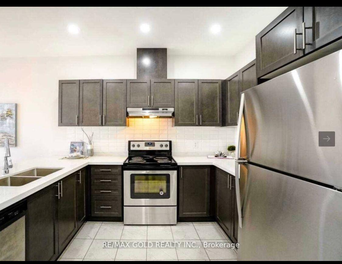 Photo 4 of 22 Davenfield Circle, Brampton, Bram East — HOMEH