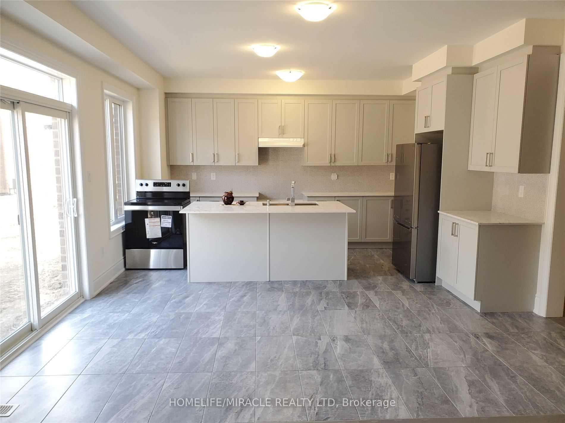Photo 3 of Unit (Upper), 19 Cobriza Crescent, Brampton, Northwest Brampton — HOMEH