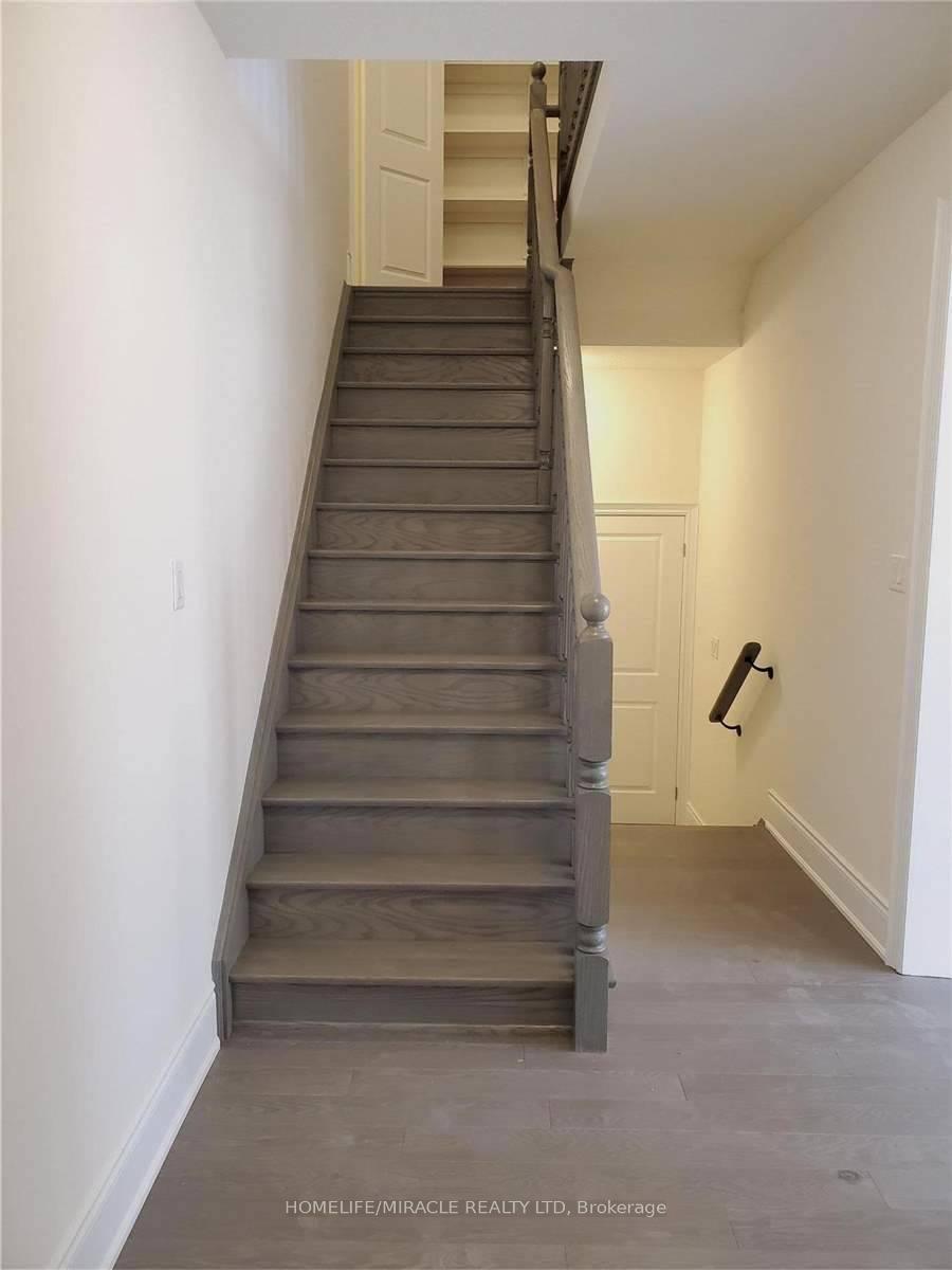 Photo 13 of Unit (Upper), 19 Cobriza Crescent, Brampton, Northwest Brampton — HOMEH