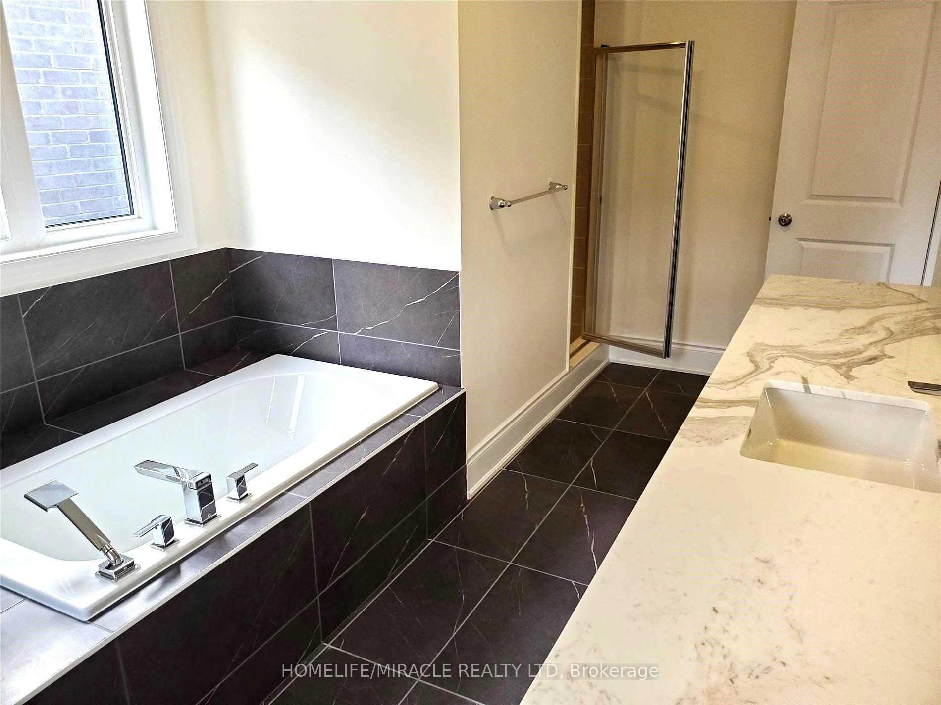 Photo 26 of Unit (Upper), 19 Cobriza Crescent, Brampton, Northwest Brampton — HOMEH