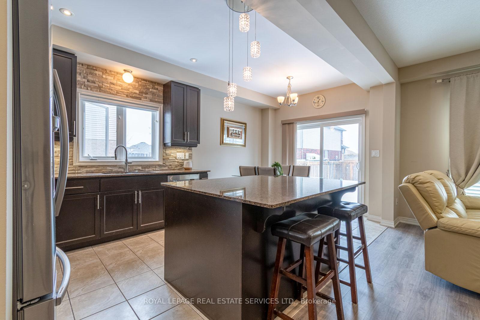 Photo 10 of 75 Chamomile Drive, Hamilton, Eleanor — HOMEH
