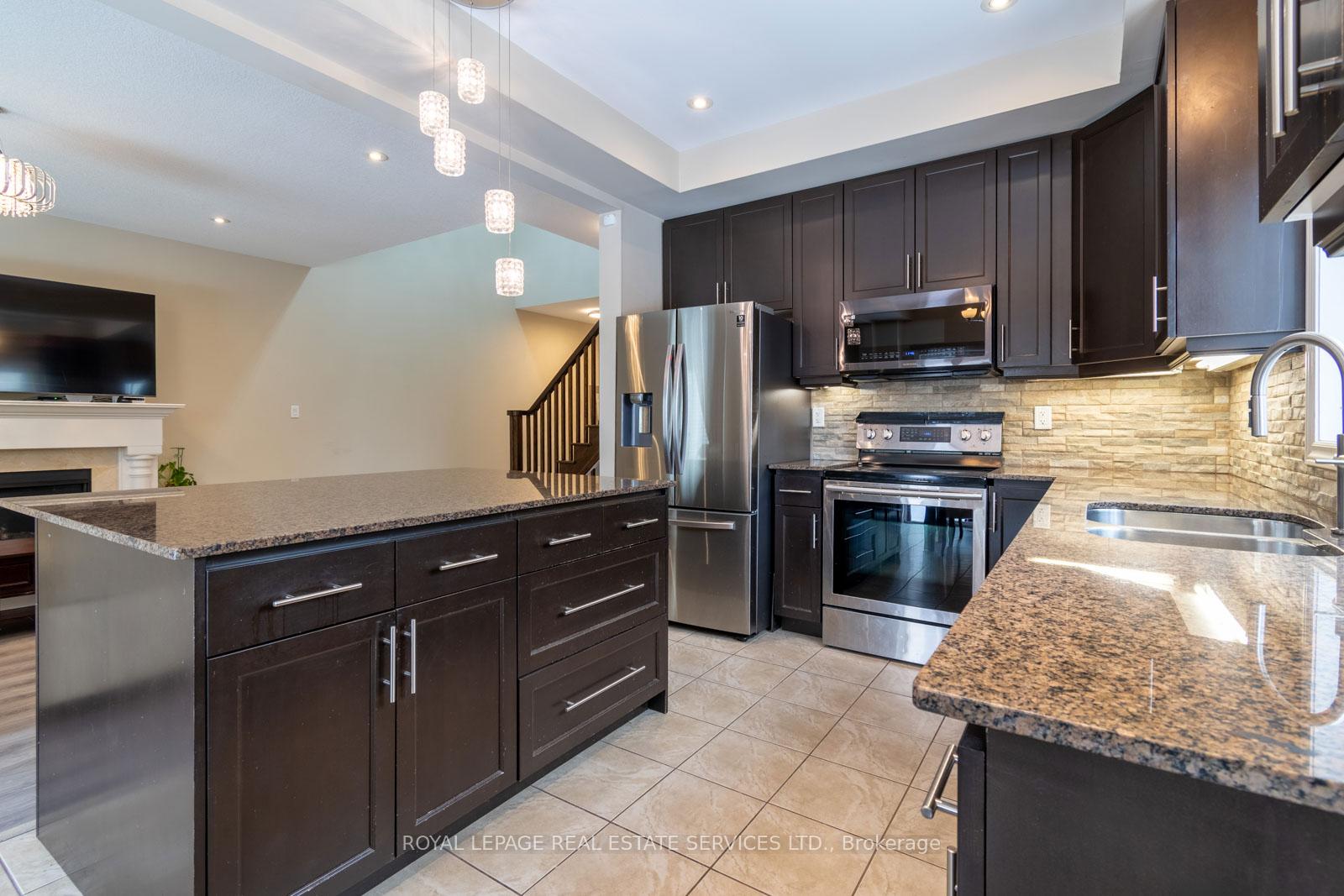 Photo 11 of 75 Chamomile Drive, Hamilton, Eleanor — HOMEH