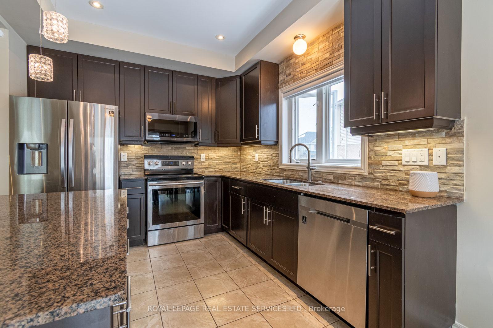 Photo 12 of 75 Chamomile Drive, Hamilton, Eleanor — HOMEH