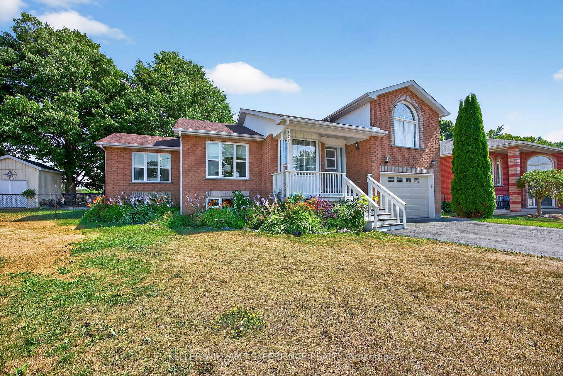 Photo 2 of 170 Ritchie Crescent, Springwater, Elmvale — HOMEH