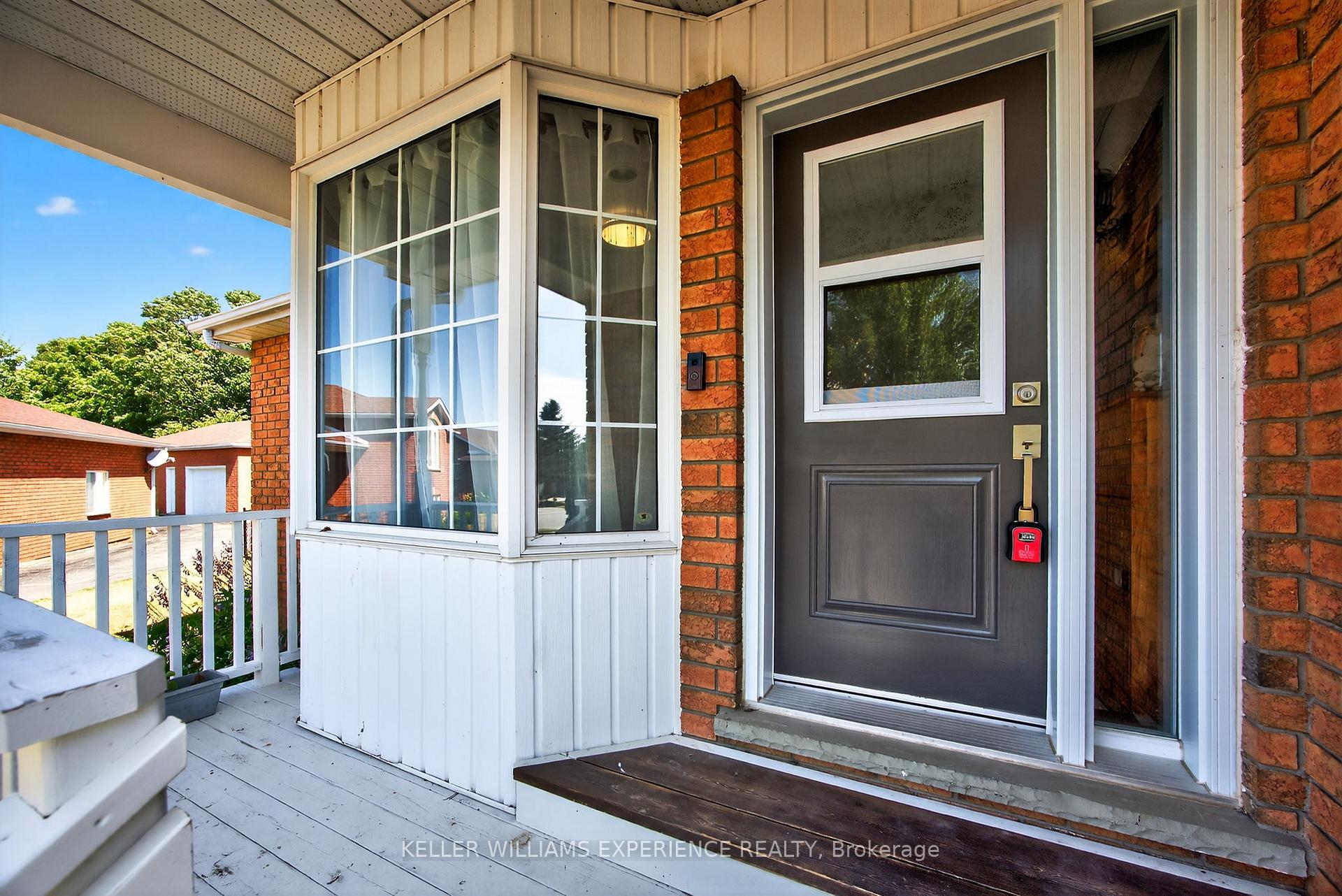 Photo 3 of 170 Ritchie Crescent, Springwater, Elmvale — HOMEH
