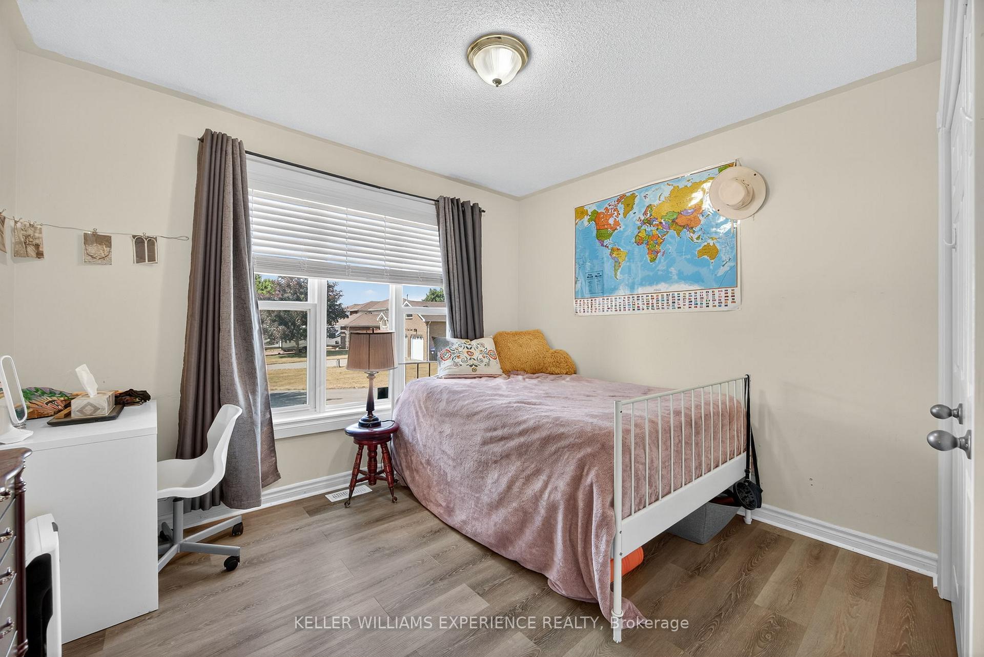 Photo 18 of 170 Ritchie Crescent, Springwater, Elmvale — HOMEH