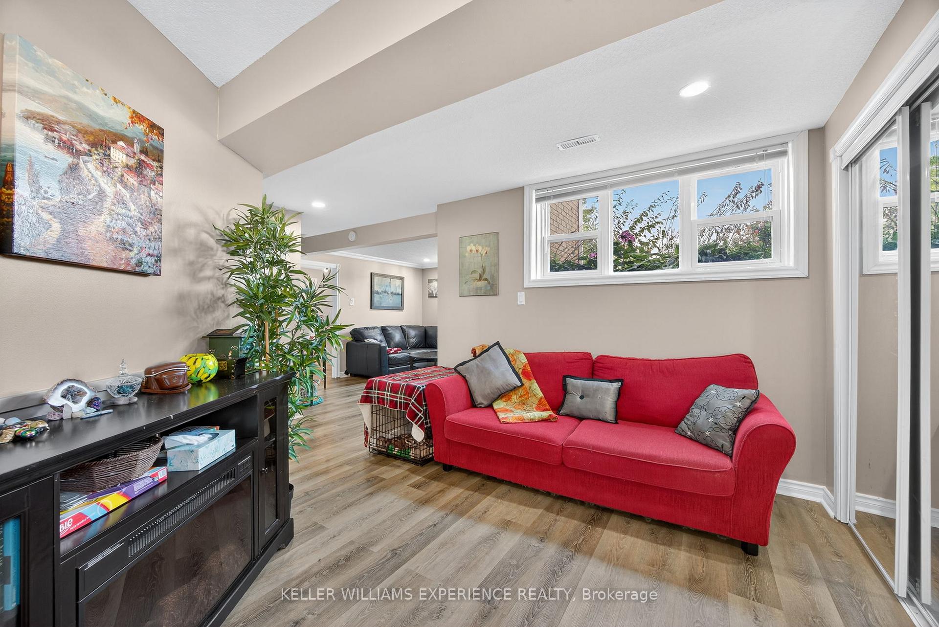 Photo 33 of 170 Ritchie Crescent, Springwater, Elmvale — HOMEH