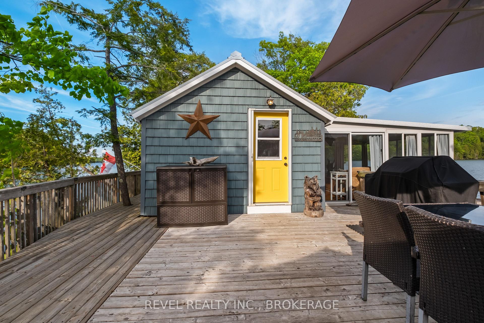 Photo 2 of 1690 Green Bay Road, Frontenac, Frontenac South — HOMEH