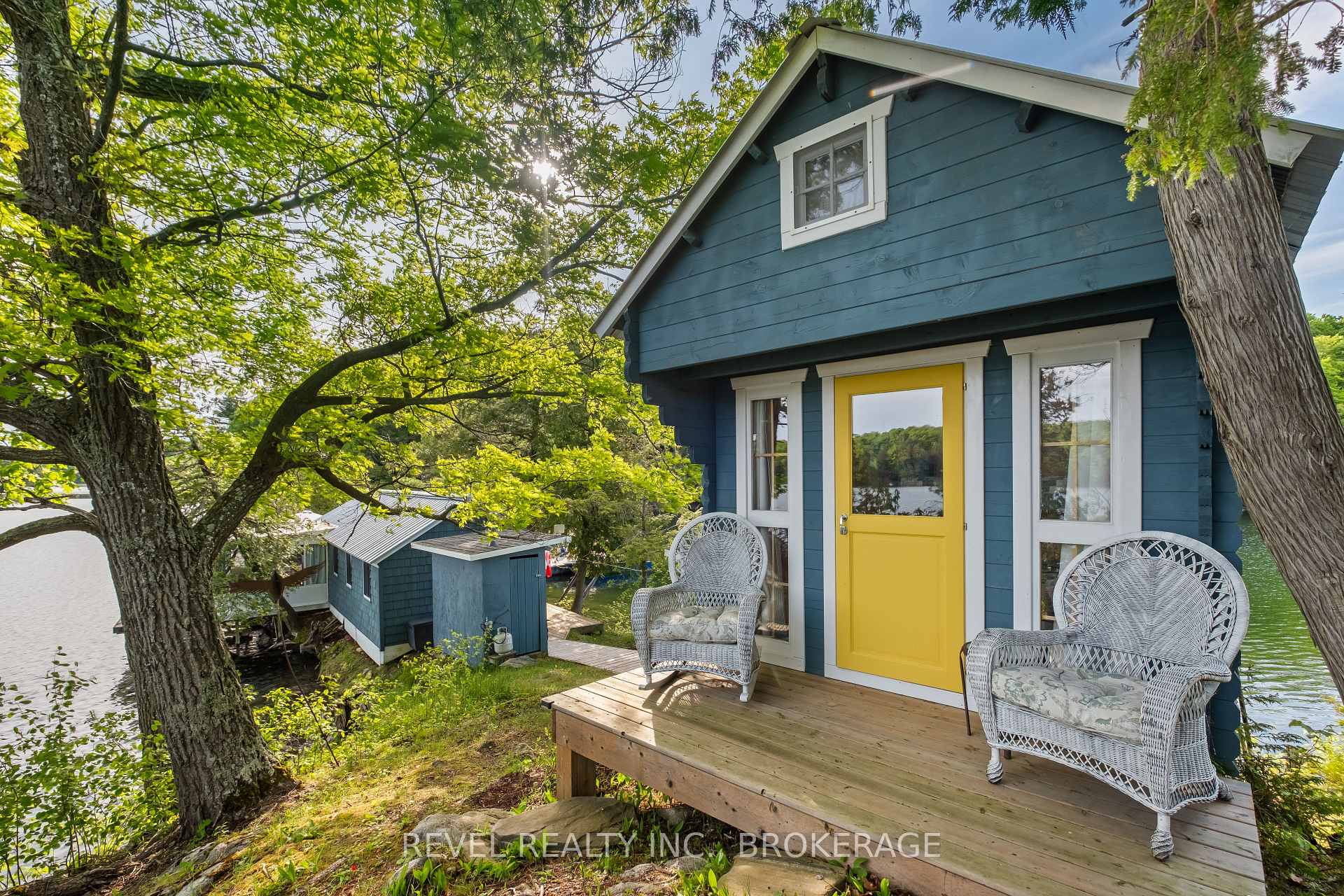Photo 3 of 1690 Green Bay Road, Frontenac, Frontenac South — HOMEH
