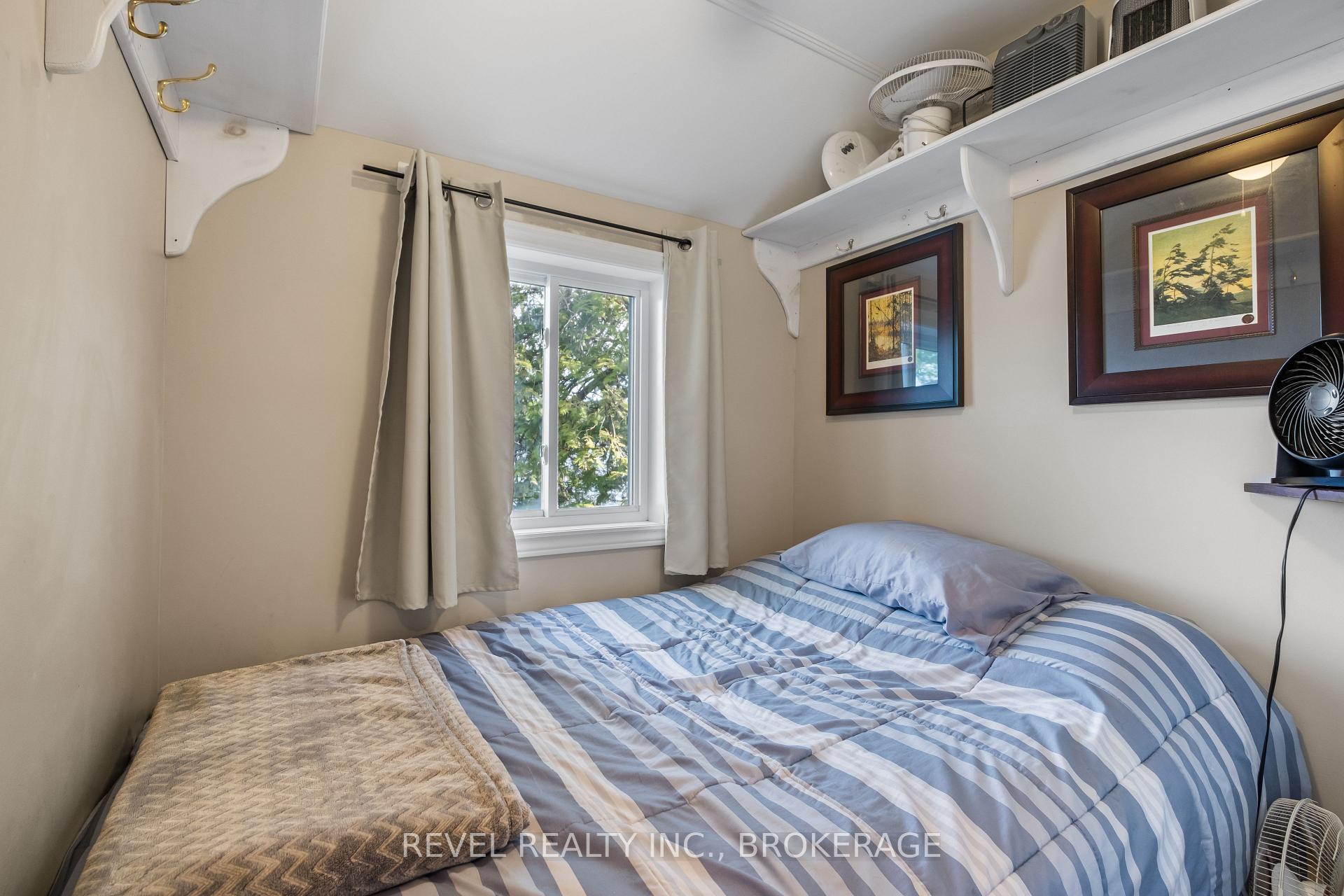 Photo 9 of 1690 Green Bay Road, Frontenac, Frontenac South — HOMEH