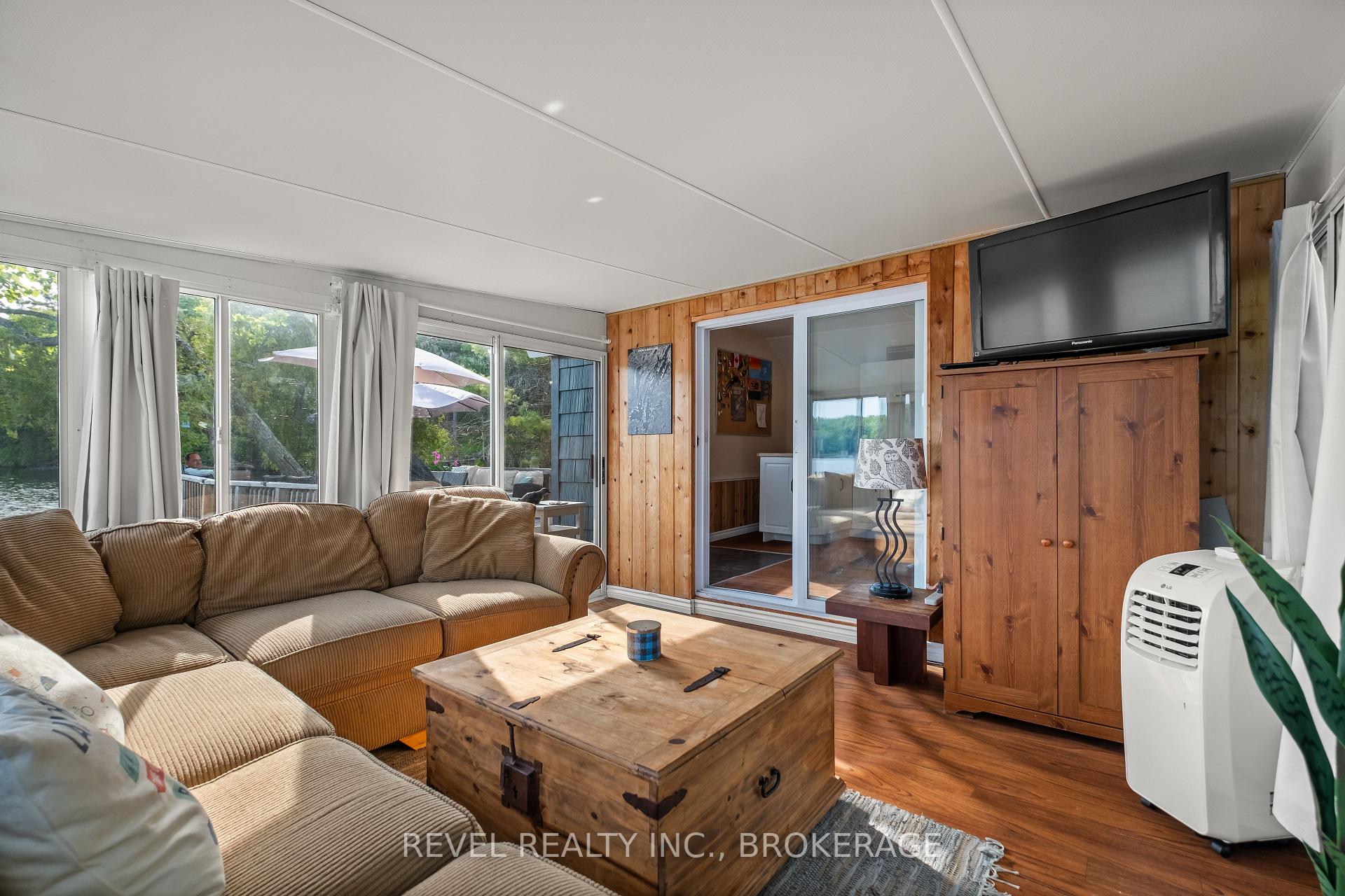 Photo 15 of 1690 Green Bay Road, Frontenac, Frontenac South — HOMEH