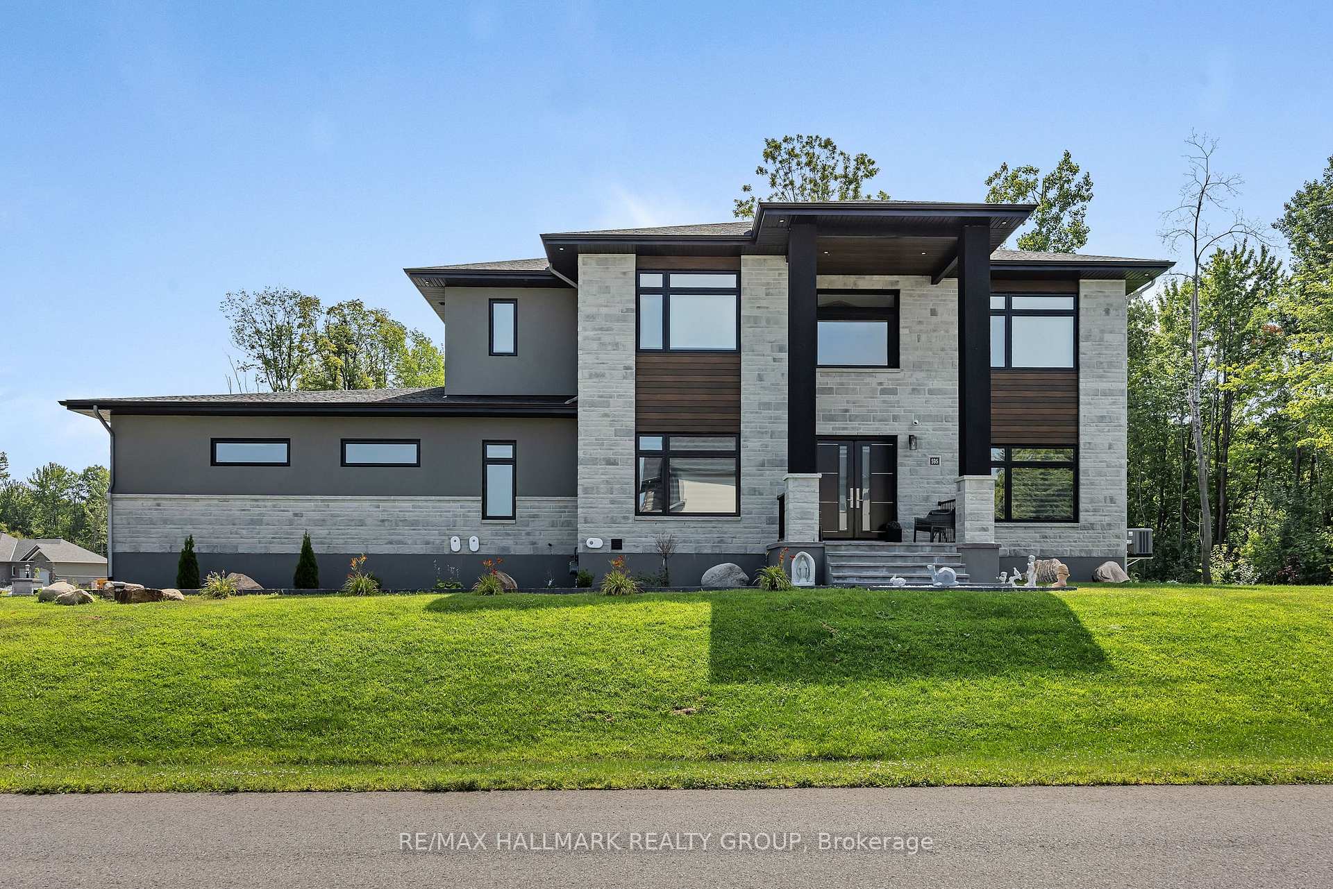 Front of 595 Shoreway Drive