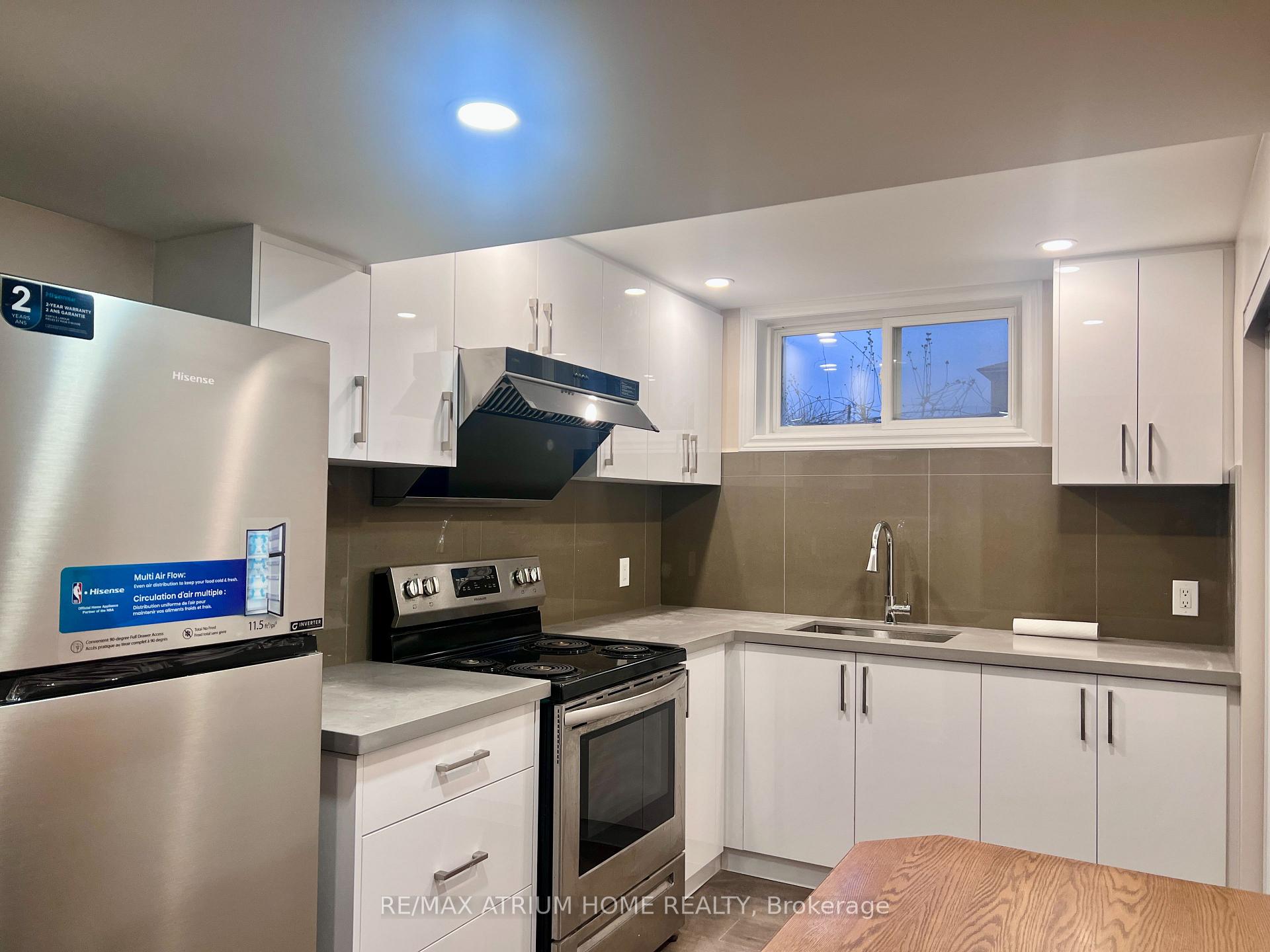 Photo 3 of Unit Bsmt, 2 Risebrough Circuit, Markham, Milliken Mills West — HOMEH
