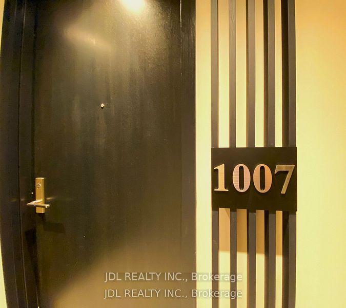 Front of Unit 1007, 81 Wellesley Street E