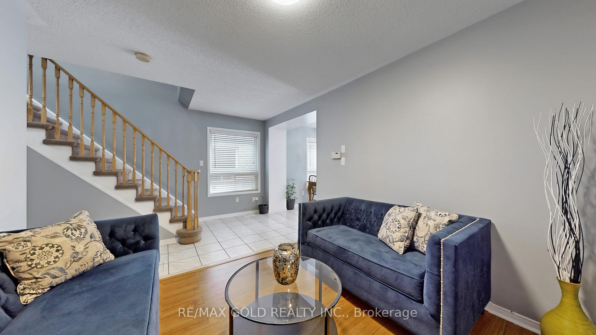 Photo 3 of 64 Sweet Clover Crescent, Brampton, Sandringham-Wellington — HOMEH