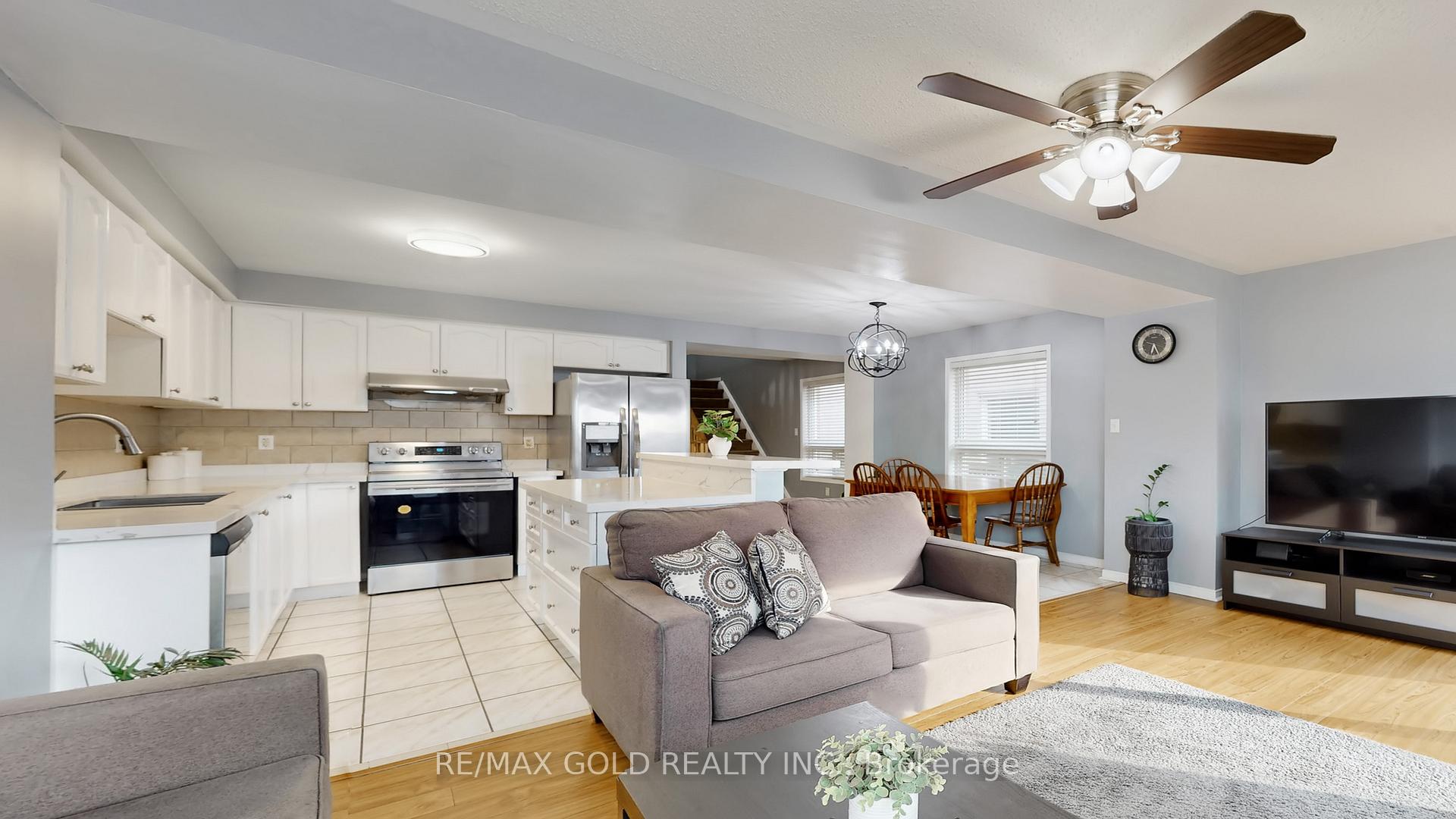 Photo 12 of 64 Sweet Clover Crescent, Brampton, Sandringham-Wellington — HOMEH