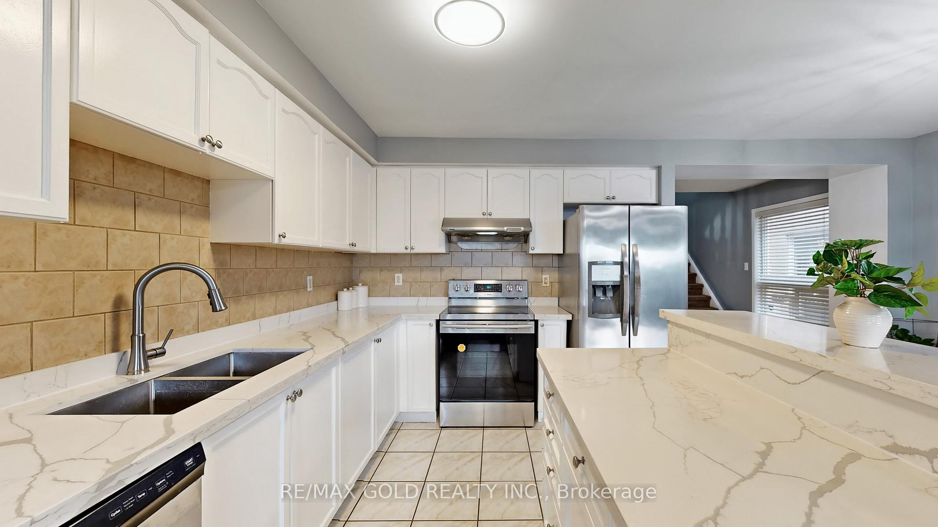 Photo 20 of 64 Sweet Clover Crescent, Brampton, Sandringham-Wellington — HOMEH
