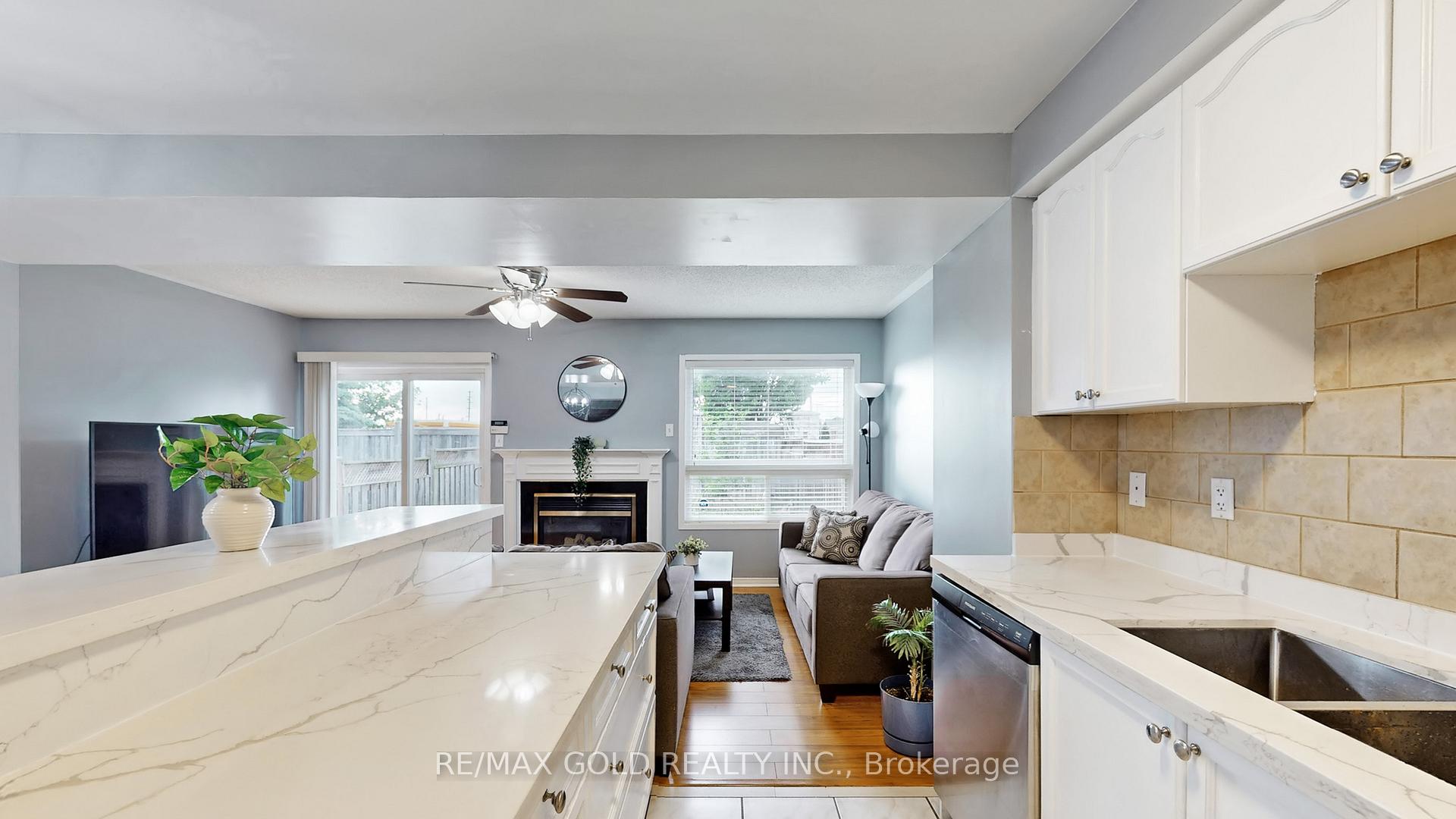 Photo 17 of 64 Sweet Clover Crescent, Brampton, Sandringham-Wellington — HOMEH