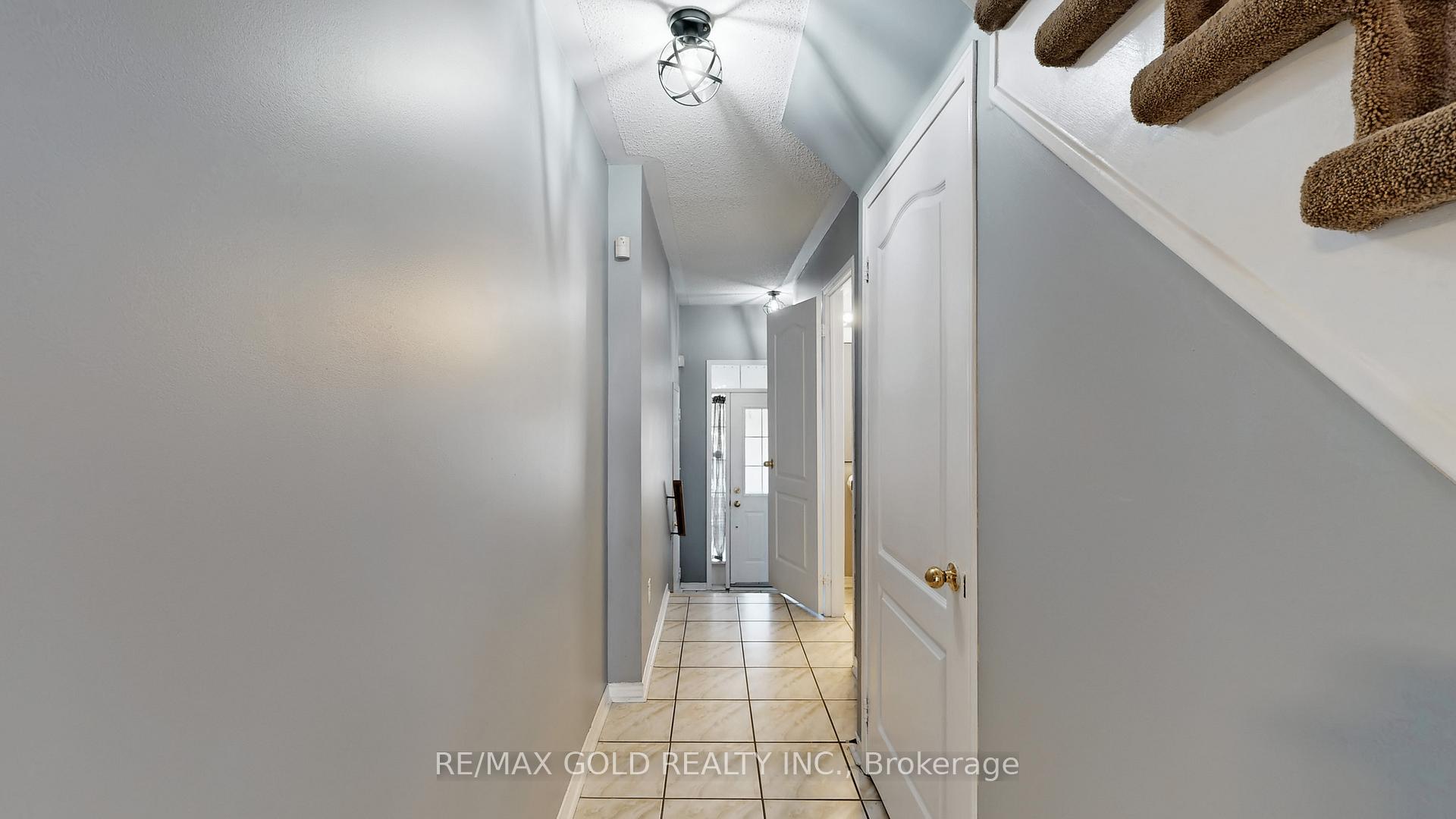 Photo 16 of 64 Sweet Clover Crescent, Brampton, Sandringham-Wellington — HOMEH