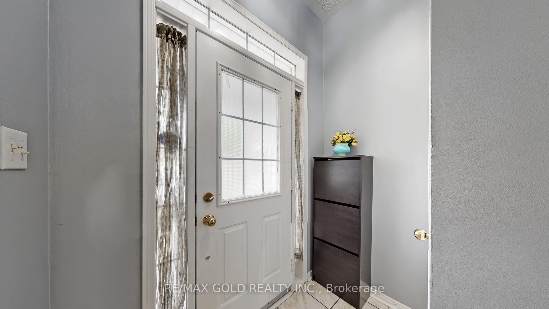 Photo 7 of 64 Sweet Clover Crescent, Brampton, Sandringham-Wellington — HOMEH