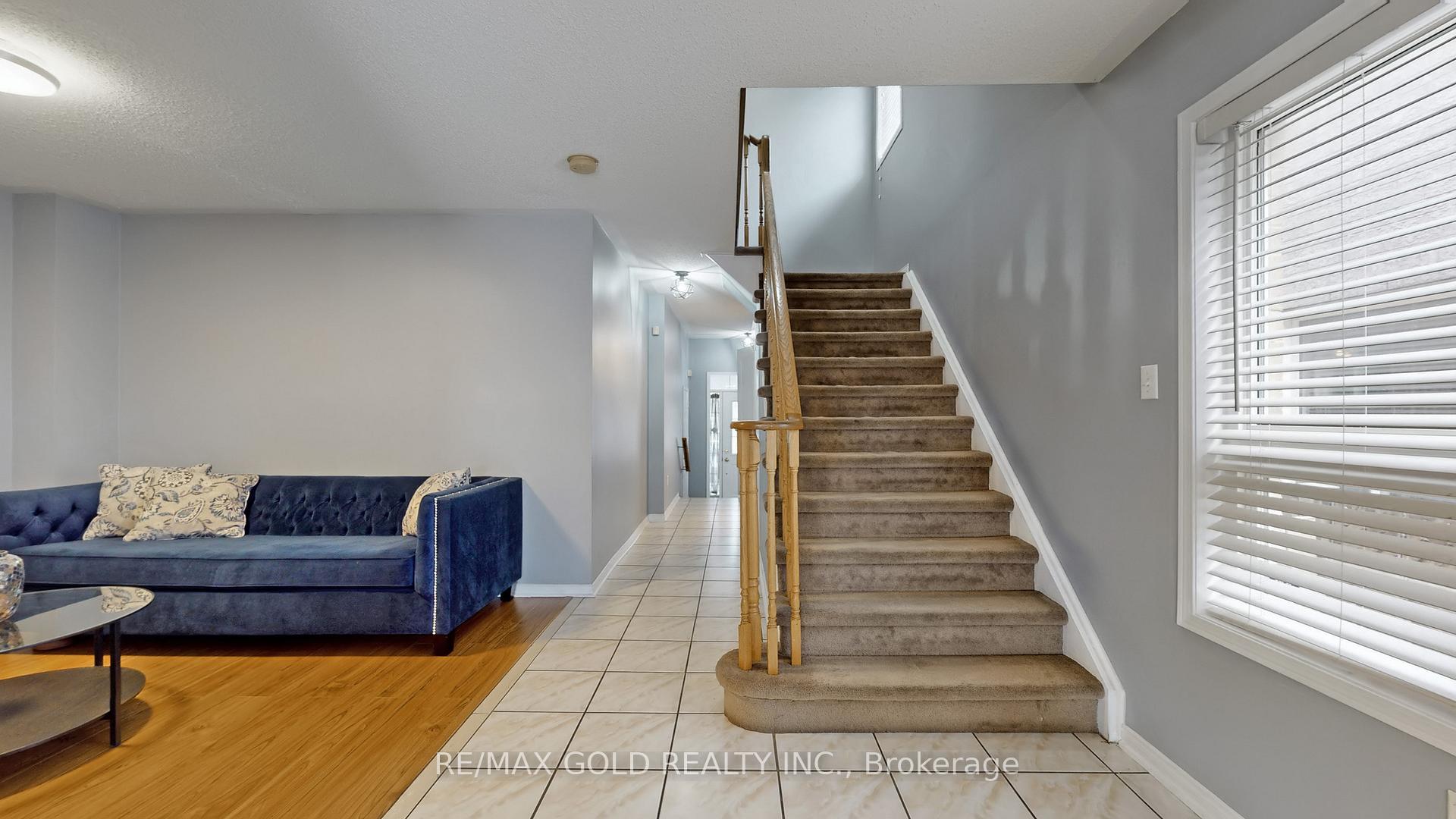 Photo 18 of 64 Sweet Clover Crescent, Brampton, Sandringham-Wellington — HOMEH