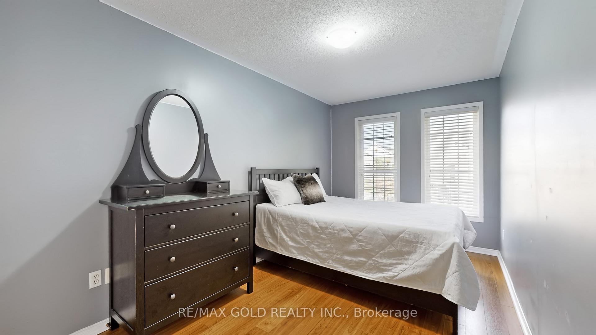 Photo 11 of 64 Sweet Clover Crescent, Brampton, Sandringham-Wellington — HOMEH